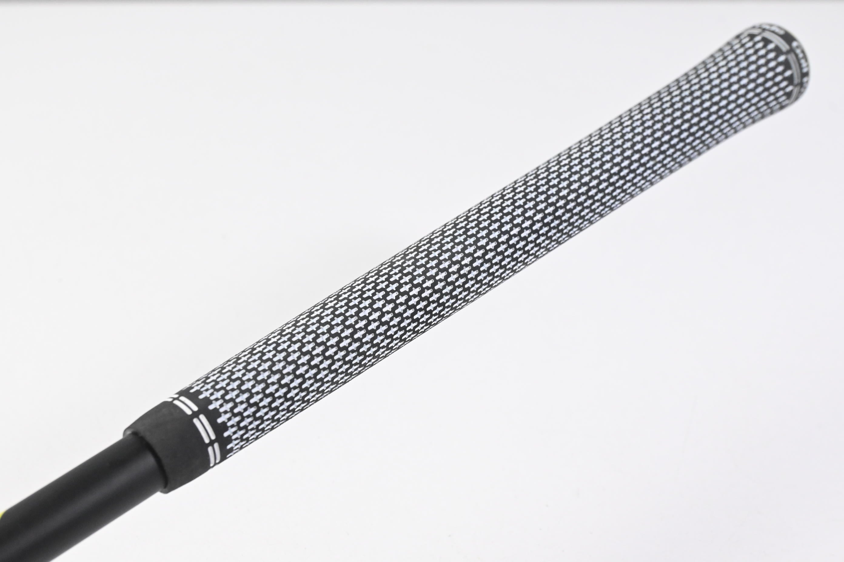 Titleist TSR2 #5 Wood / 18 Degree / Regular Flex Hzrdus CB Red 60 Shaft