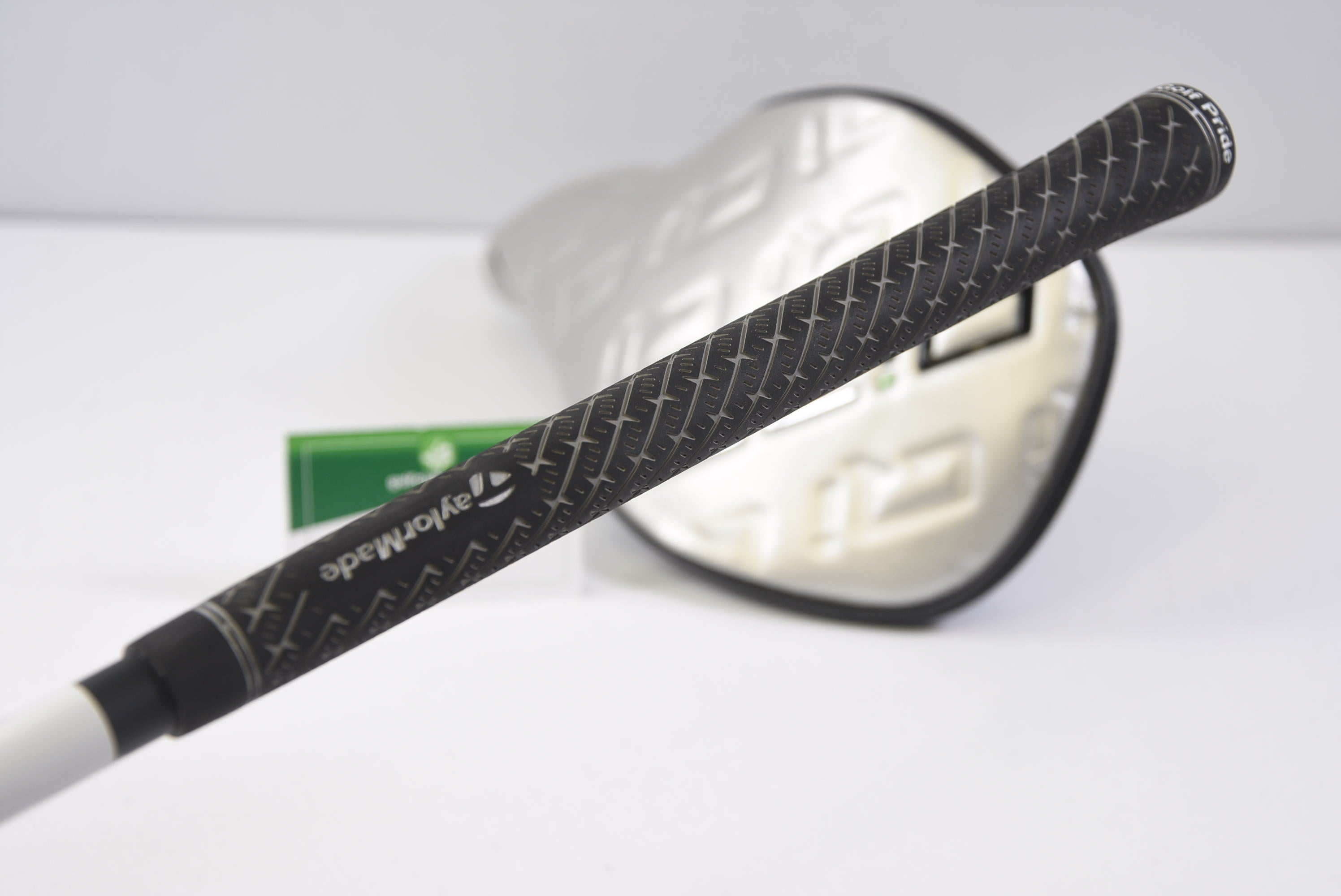 Taylormade Qi35 LS Driver / 9 Degree / Stiff Flex Kai'li Dark Waves White 60