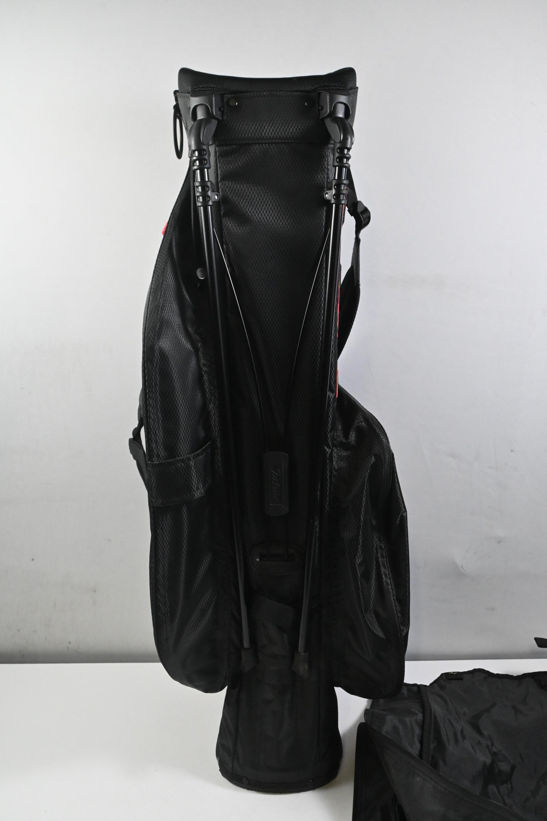 Titleist StaDry Stand Bag / 4-Way Divider / Black, White & Red