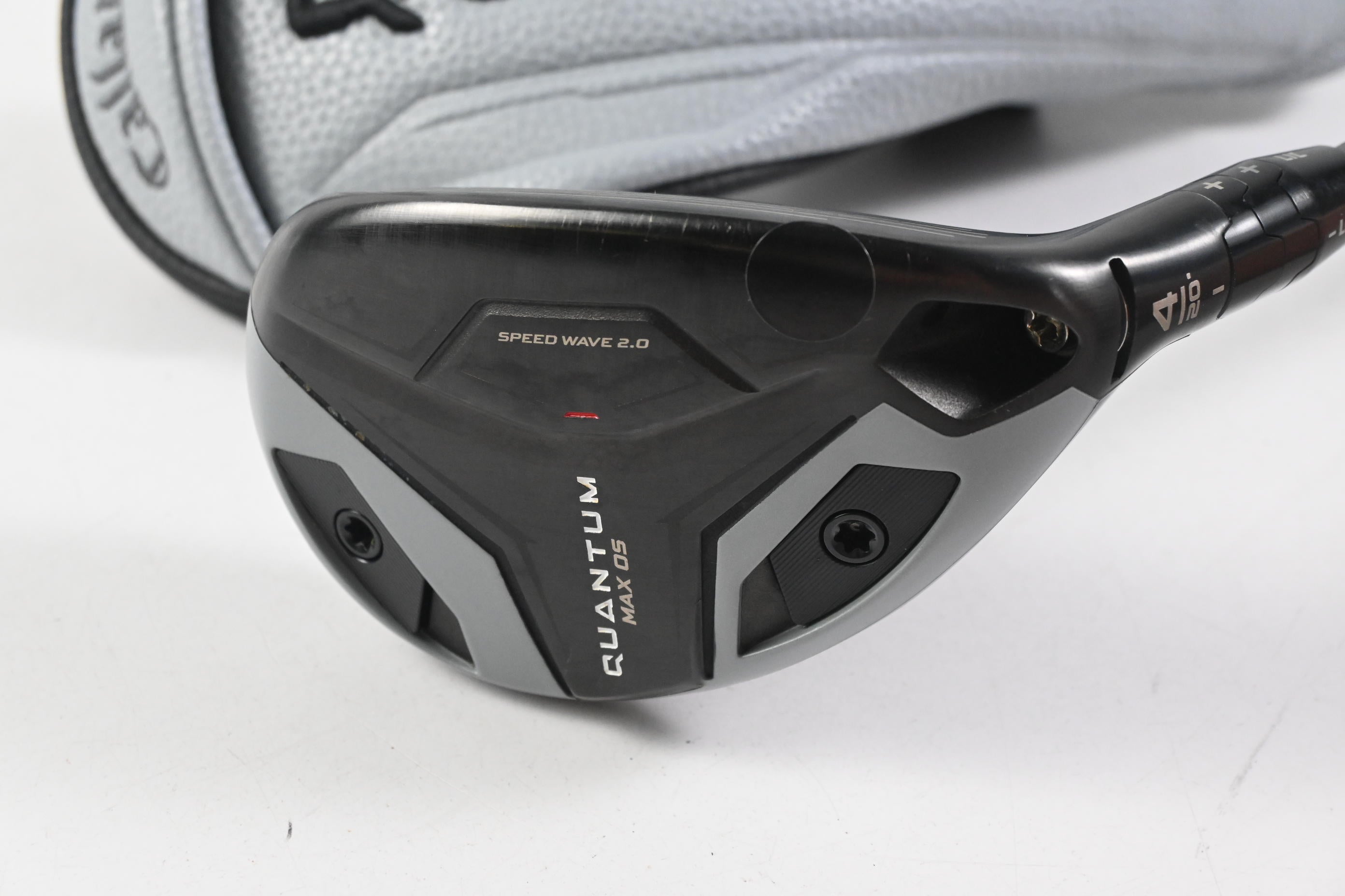 Callaway Quantum Max OS #4 Hybrid / 20 Degree / Regular Flex Denali Frost 60
