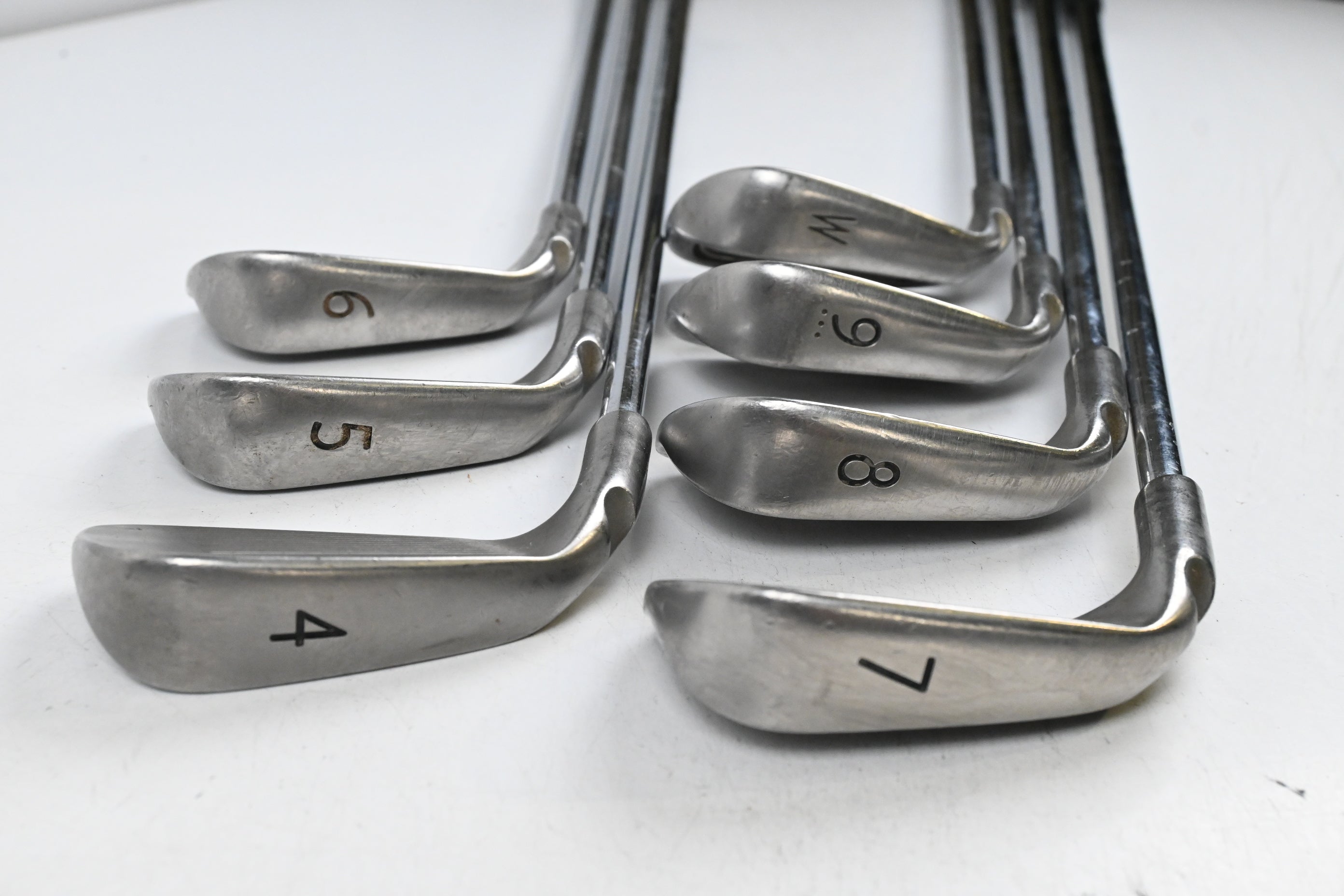 Ping i15 Irons / 4-PW / White Dot / Regular Flex Ping AWT Shafts