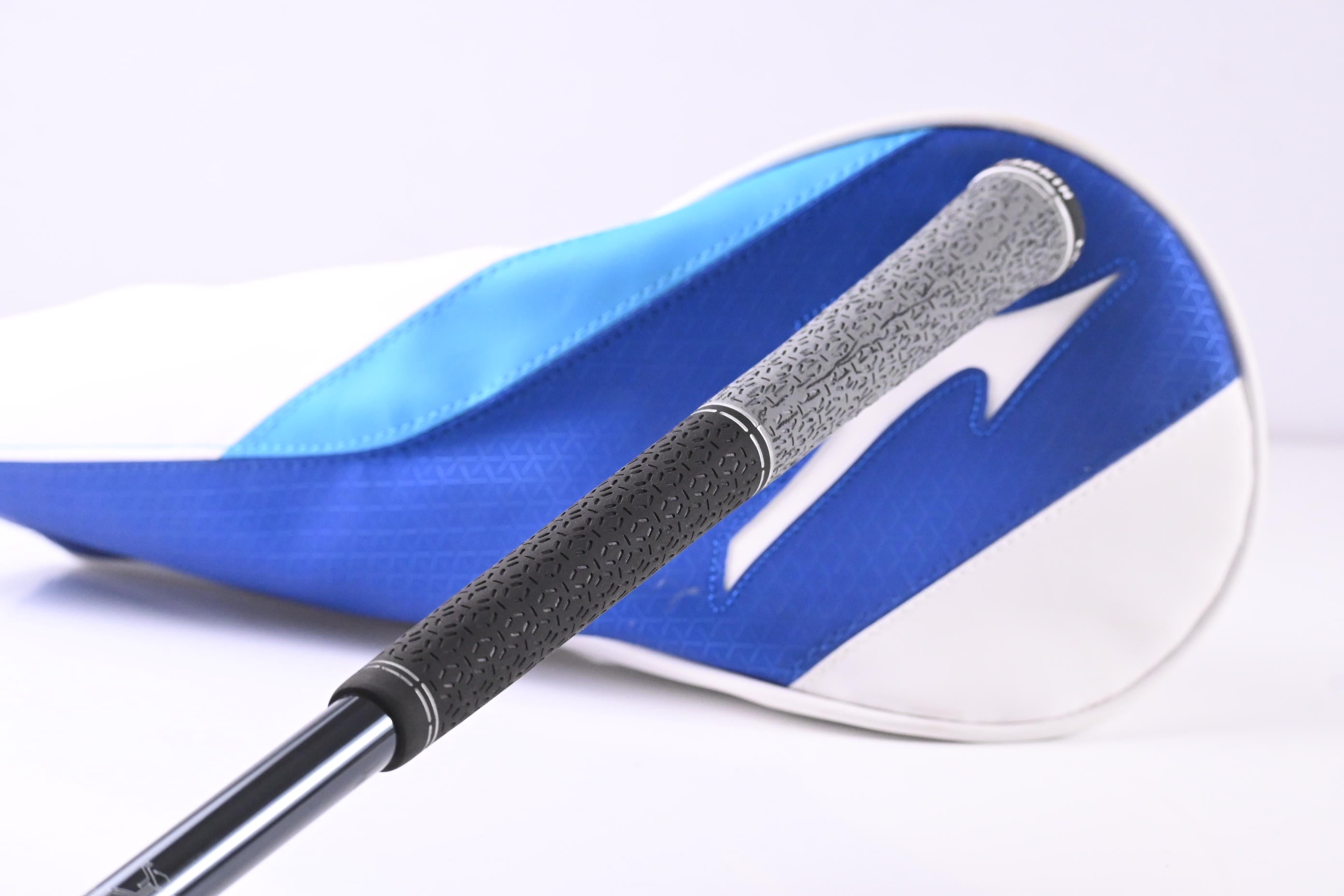 Mizuno ST-Max 230 Driver / 10.5 Degree / Regular Flex UST LIN-Q Red 5 M40X