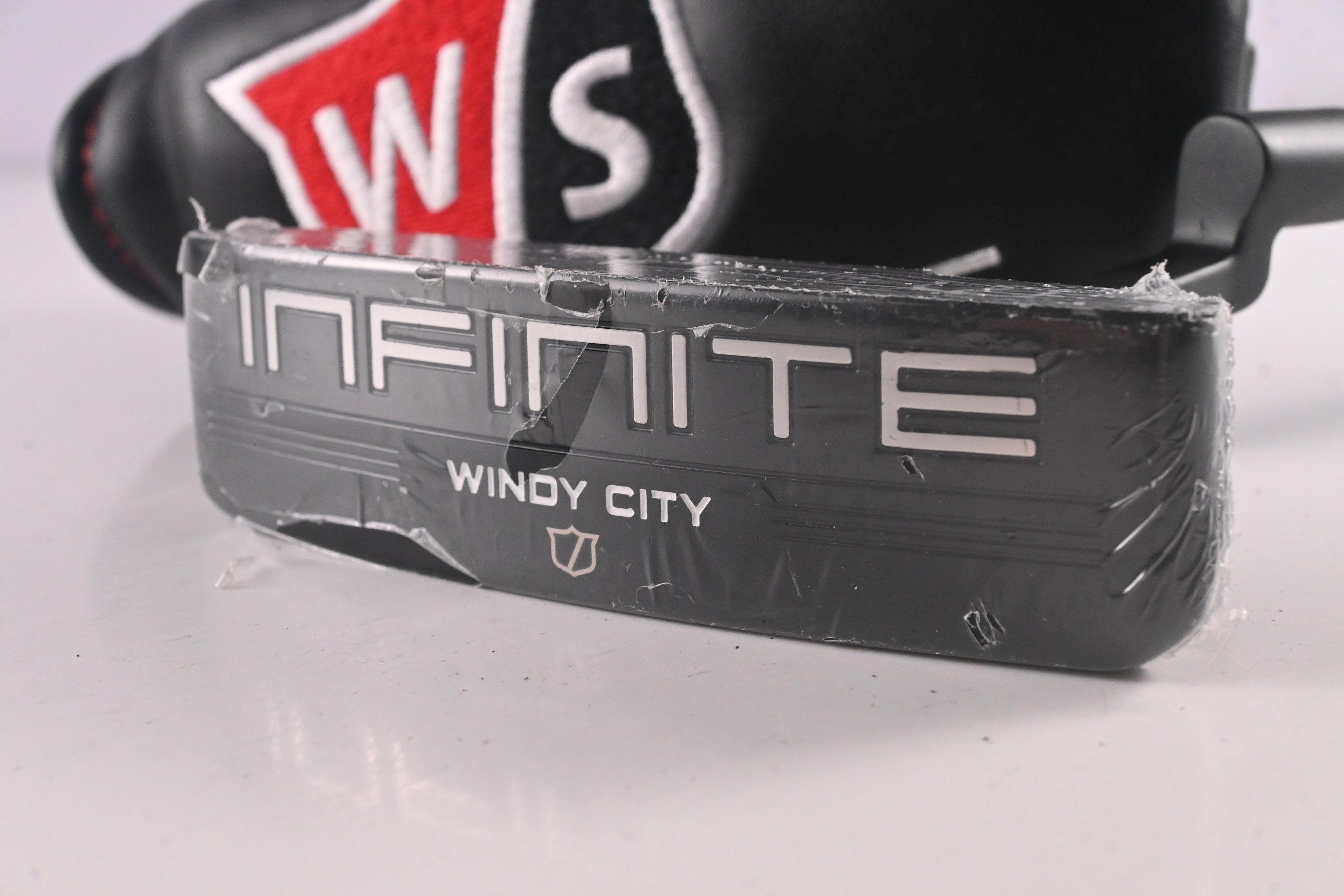 Wilson Infinite 2024 Windy City Putter / 34 Inch