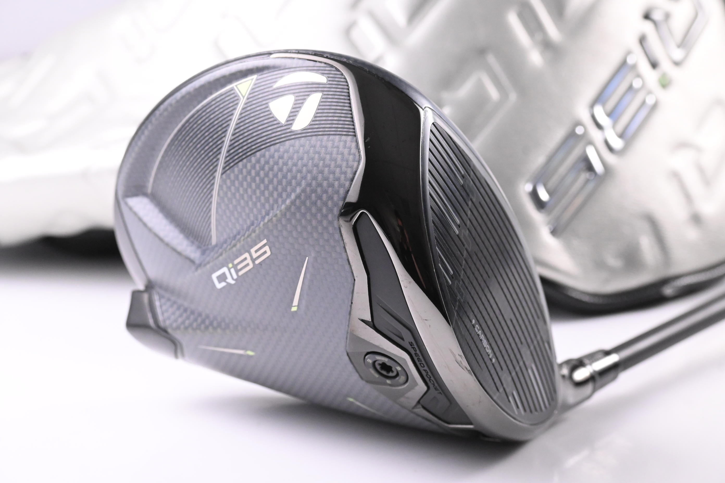 Taylormade Qi35 Driver / 10.5 Degree / Regular Flex Ventus Blue 5 Shaft