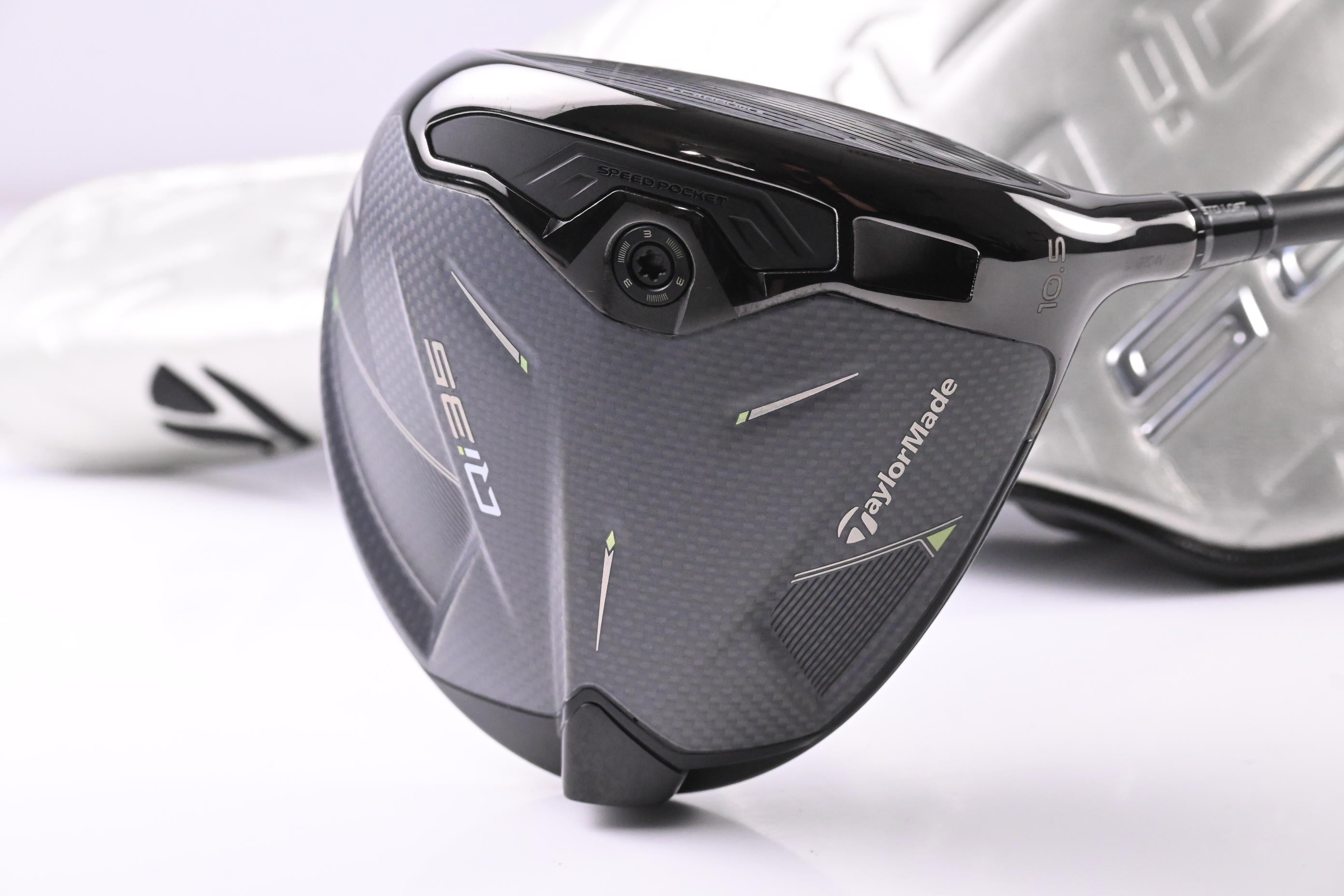 Taylormade Qi35 Driver / 10.5 Degree / Regular Flex Ventus Blue 5 Shaft