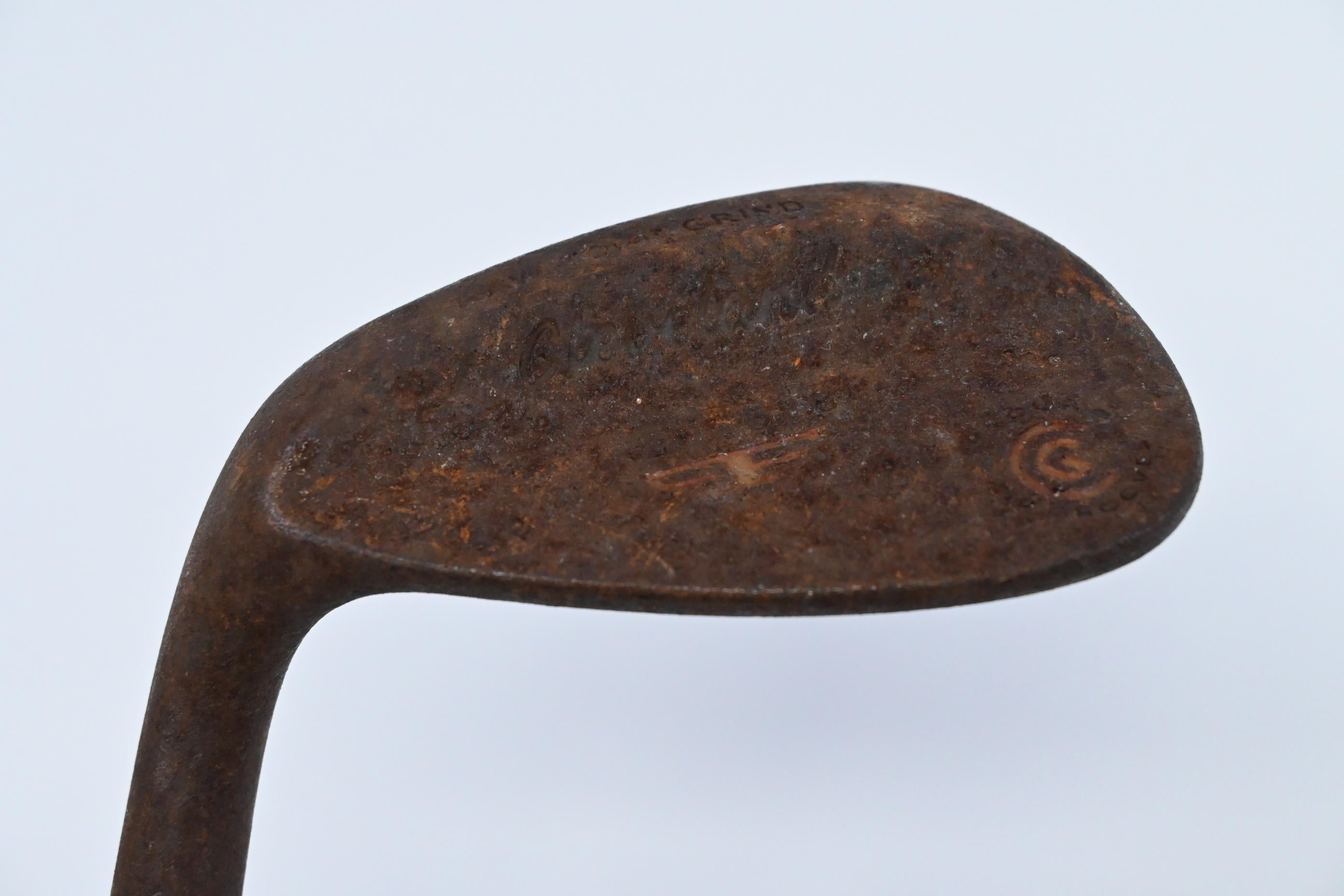 Left Hand Cleveland 588 Original Gap Wedge / 52 Degree / Wedge Flex Dynamic Gold