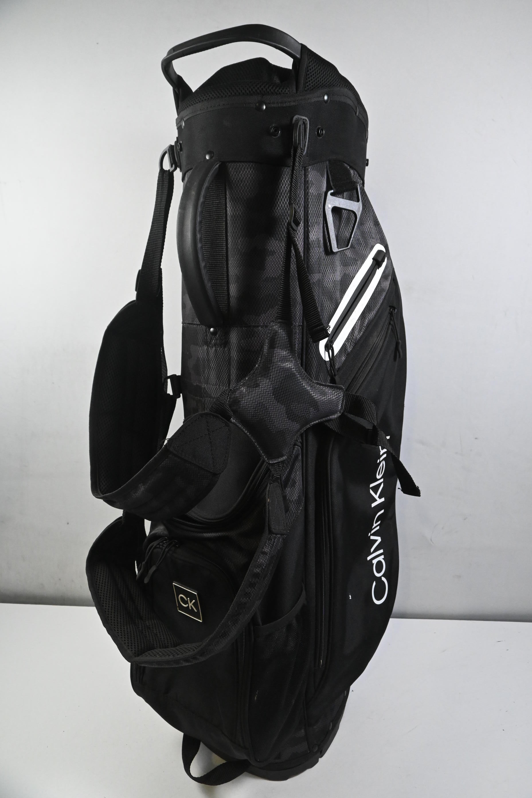 Calvin Klein Stand Bag / 14-Way Divider / Black, White