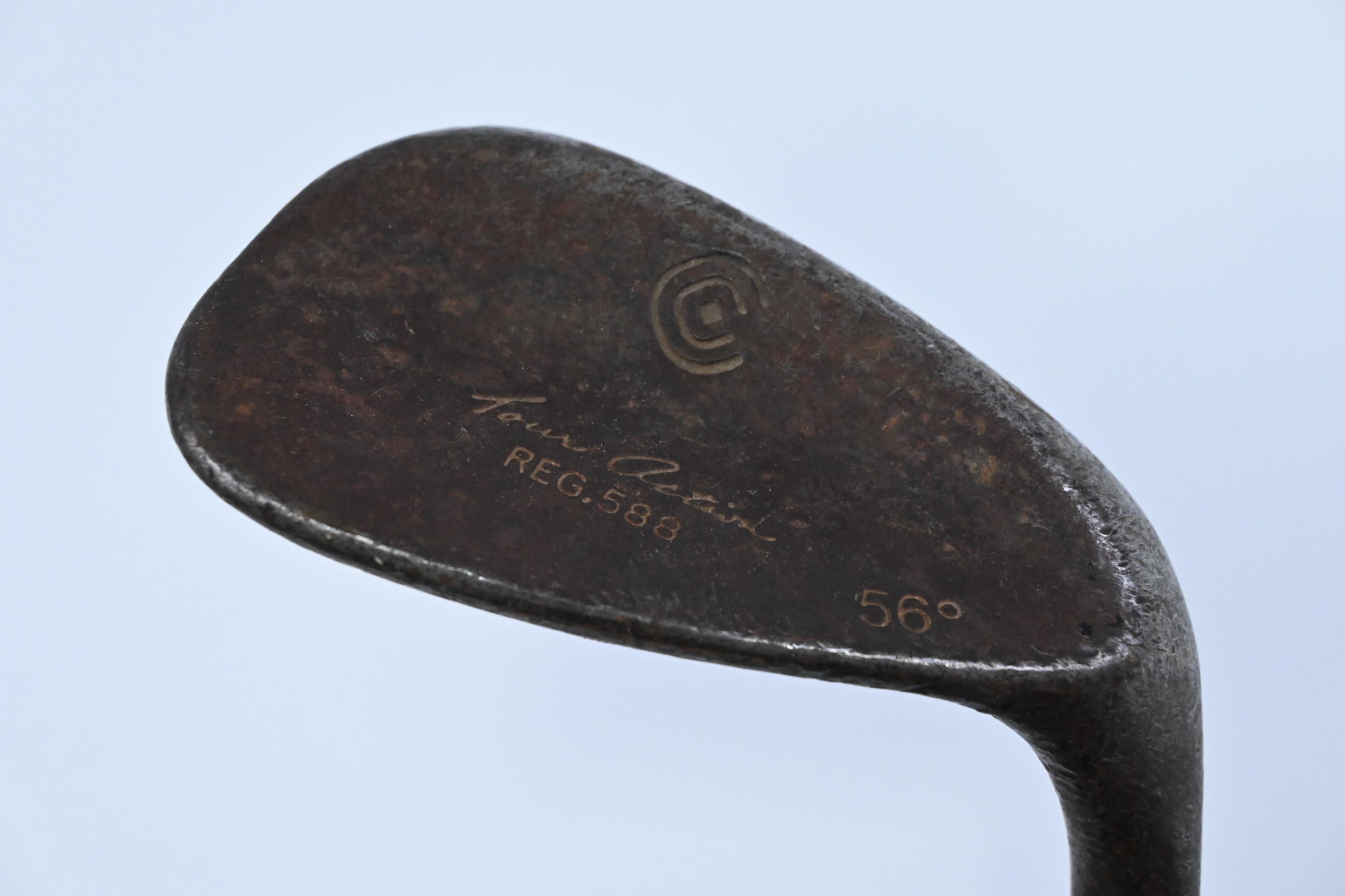Cleveland 588 Tour Action Sand Wedge / 56 Degree / Wedge Flex Dynamic Gold