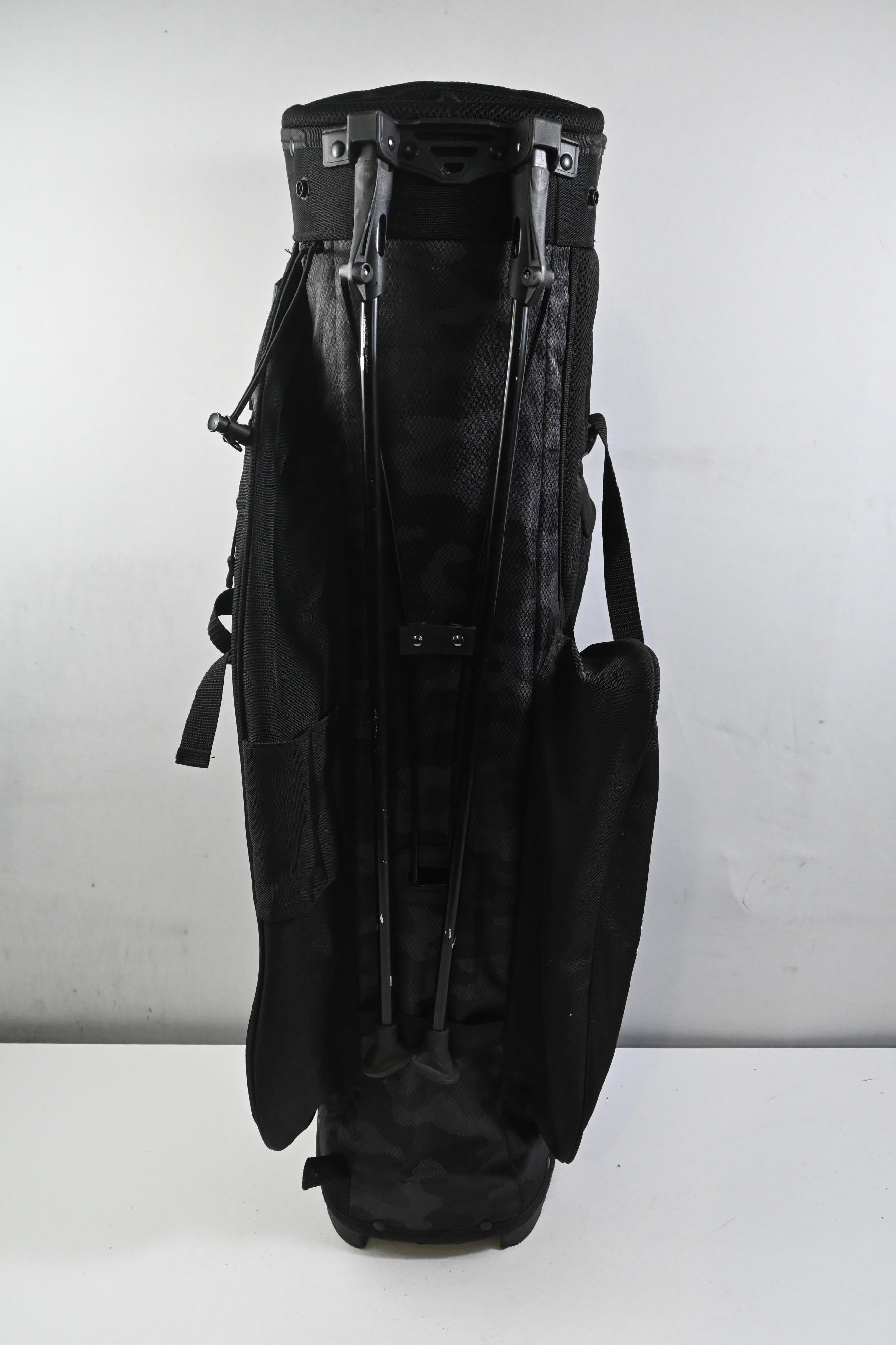 Calvin Klein Stand Bag / 14-Way Divider / Black, White