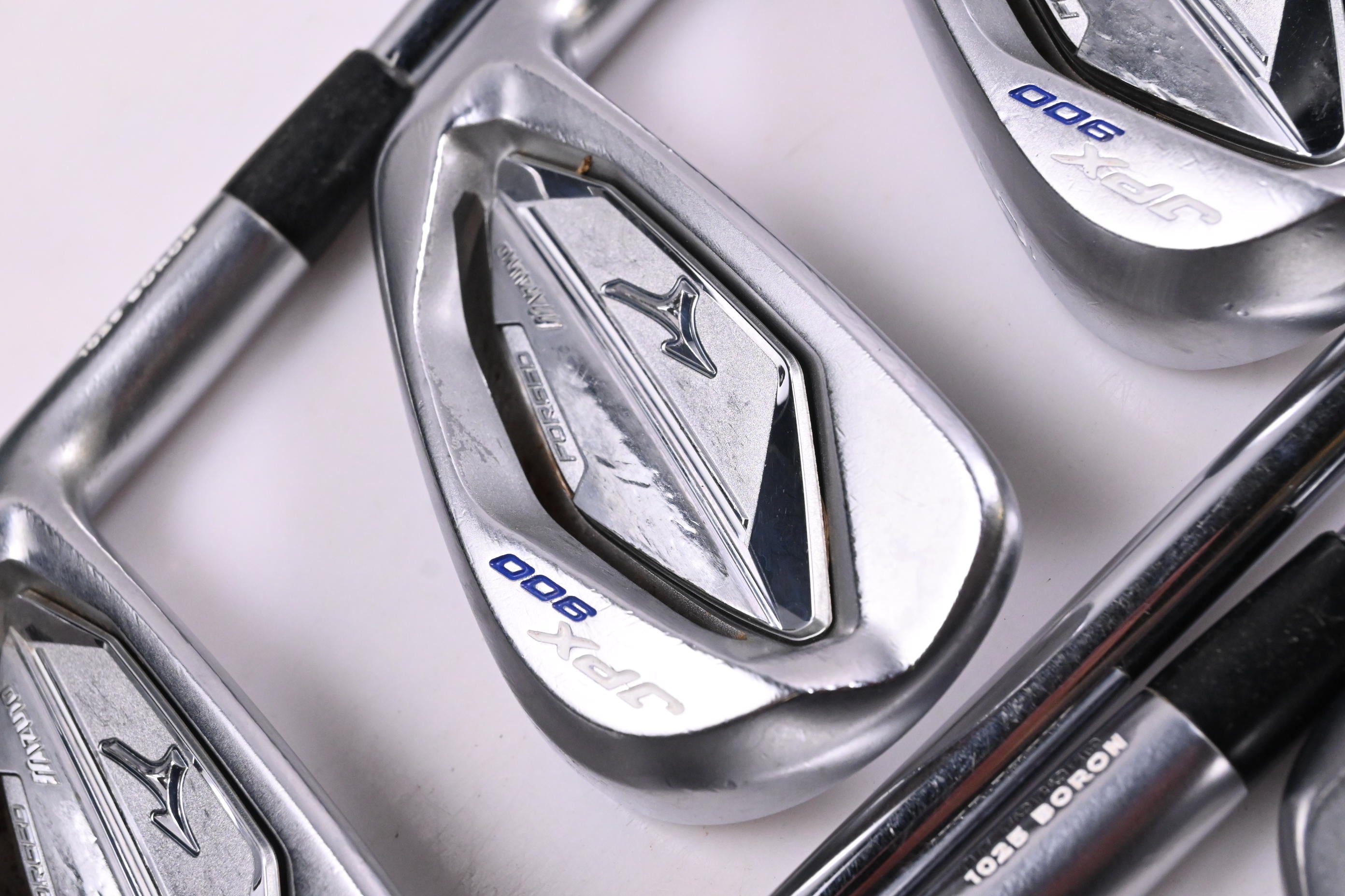 Mizuno JPX 900 Forged Irons / 4-PW / Regular Flex XP 115 R300 Shafts