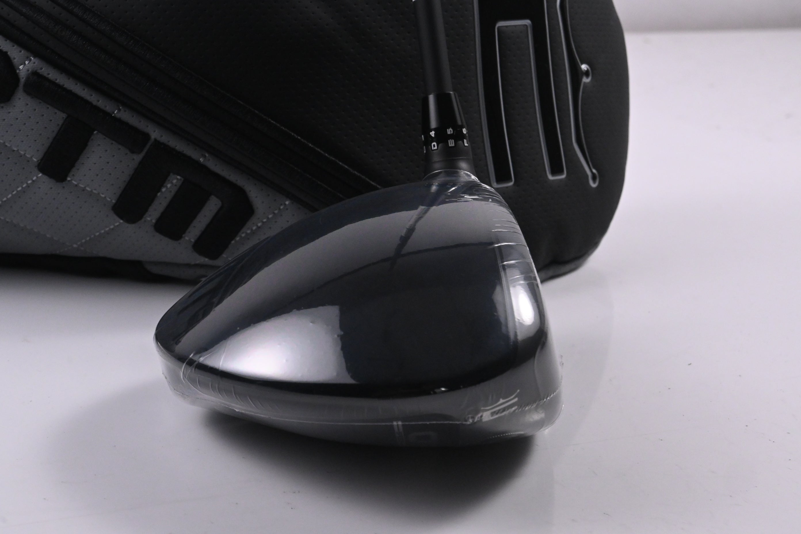 Cobra OPTM LS Driver / 9 Degree / X-Flex Kai'Li Dark Waves White 60 Shaft