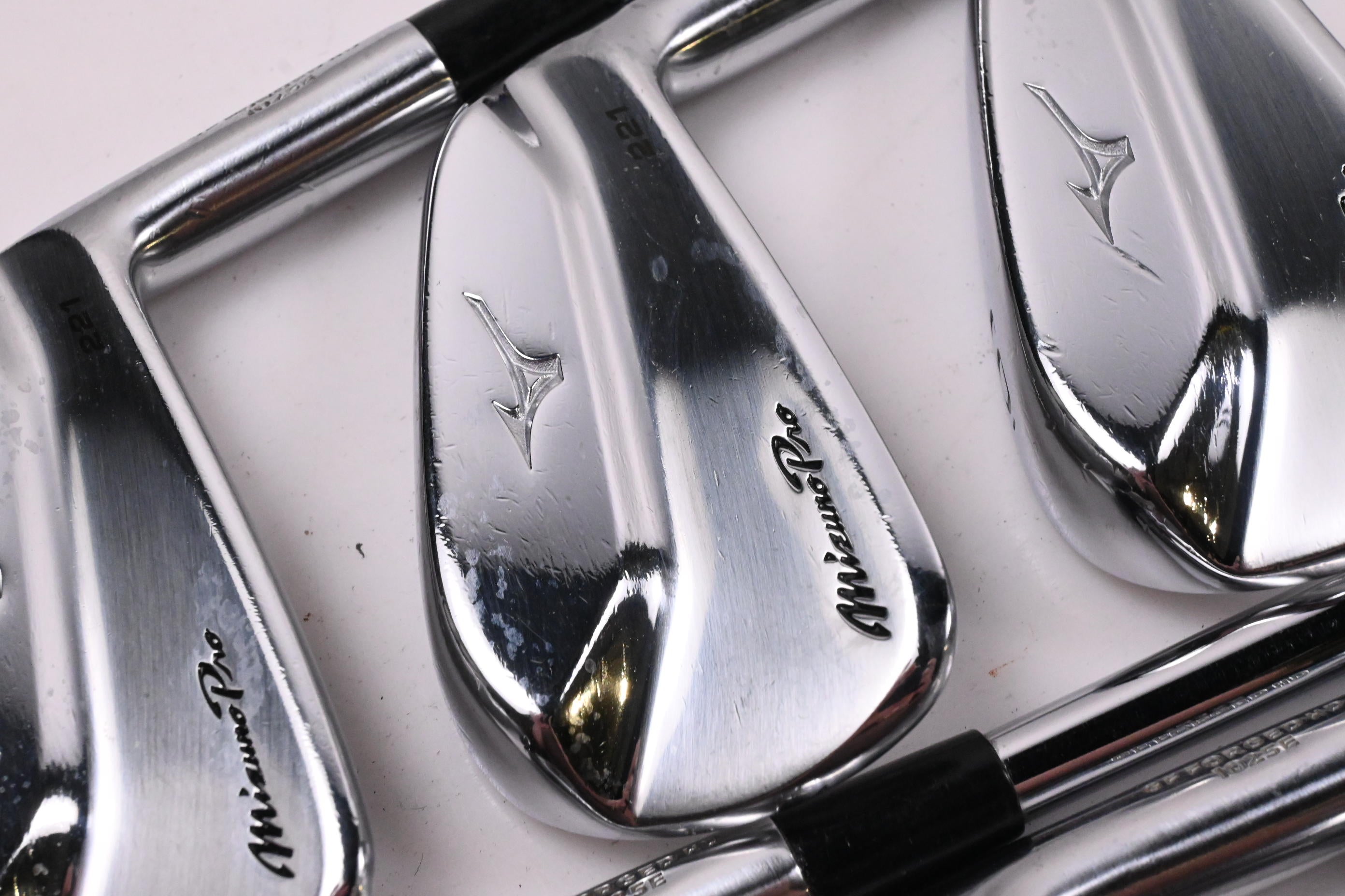 Mizuno Pro 221 Irons / 4-PW / X-Flex Dynamic Gold X100 Shafts