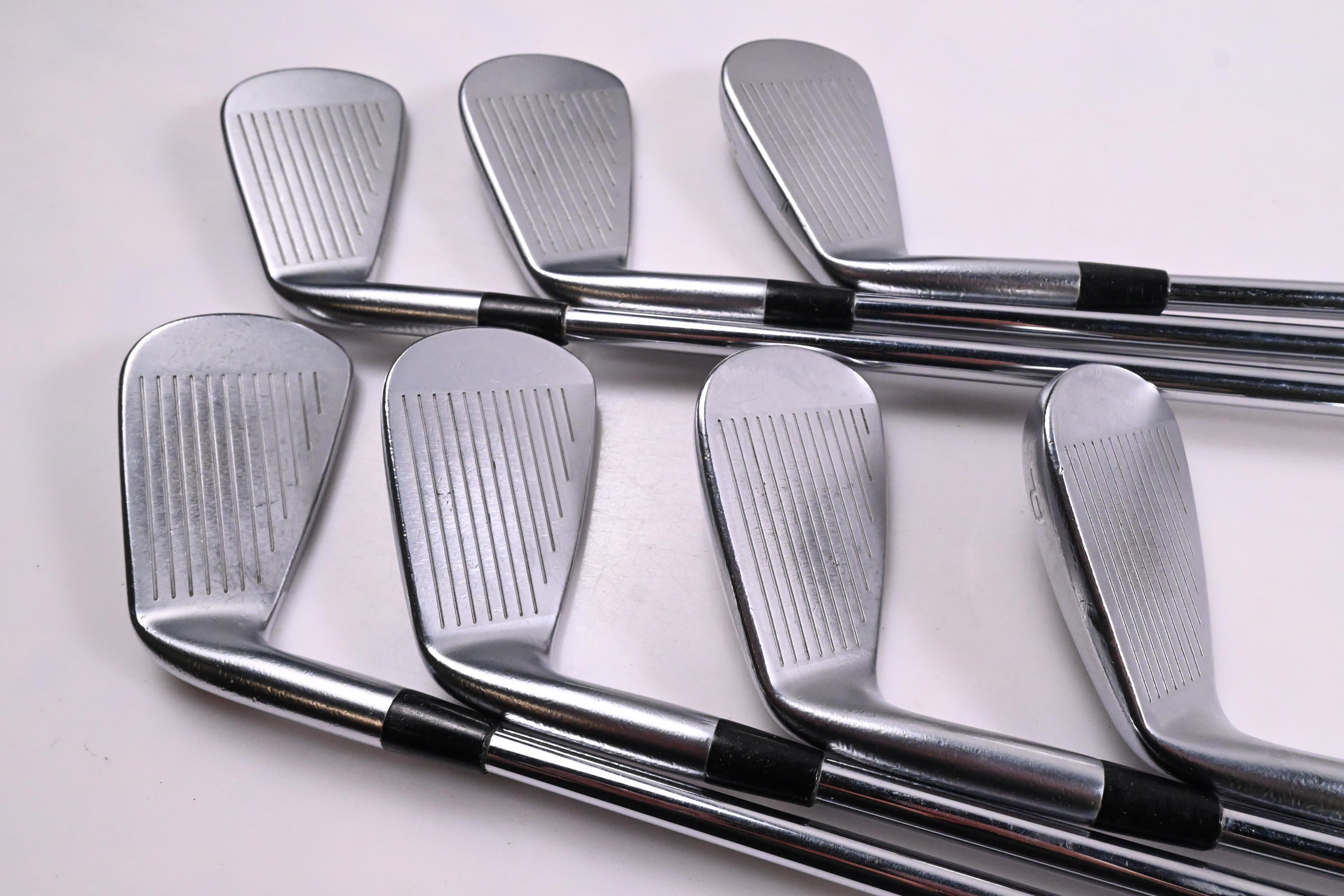 Mizuno JPX 900 Forged Irons / 4-PW / Regular Flex XP 115 R300 Shafts