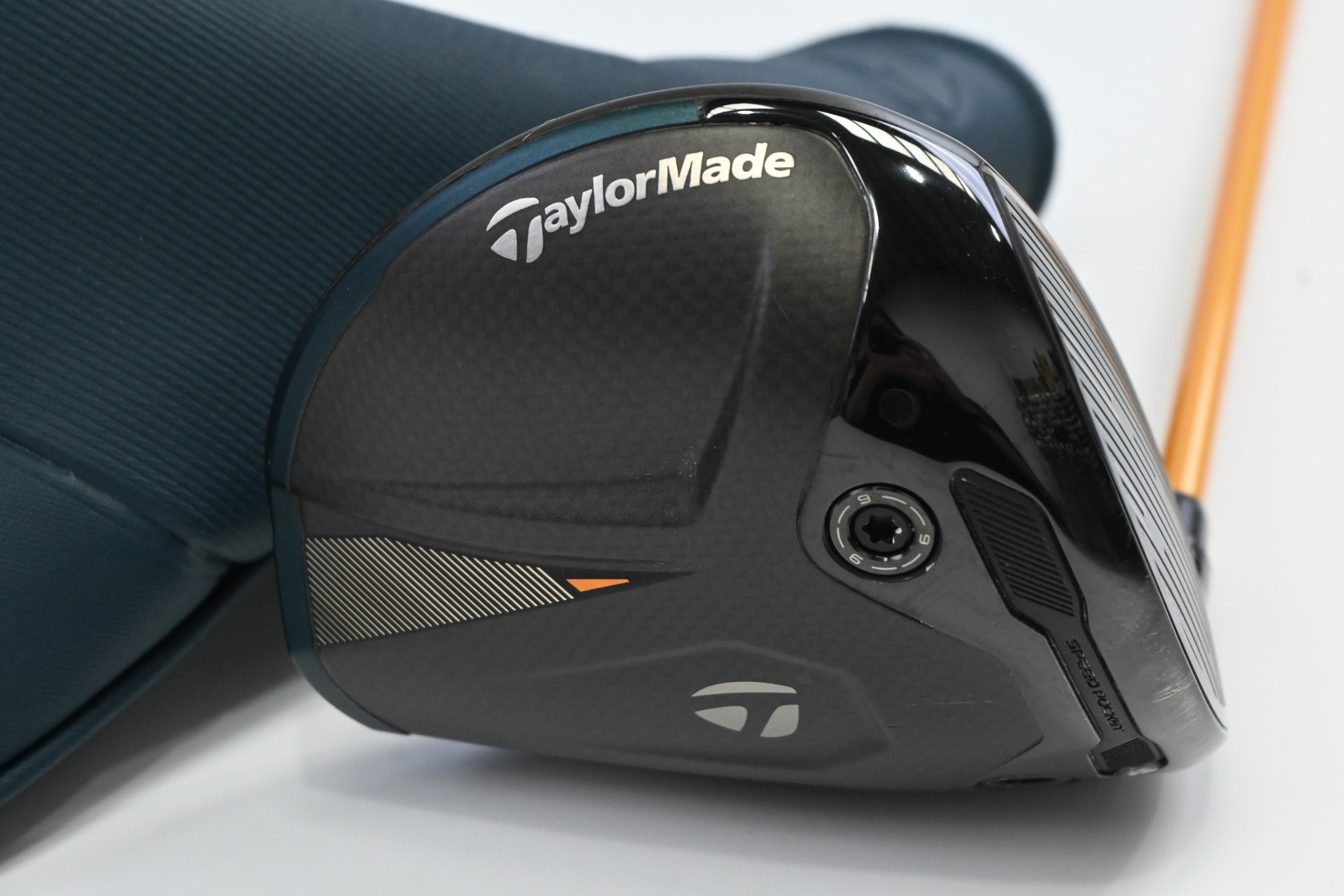 Taylormade Qi4D Driver / 10.5 Degree / TX-Flex UST Axivcore ProForce 69 Shaft