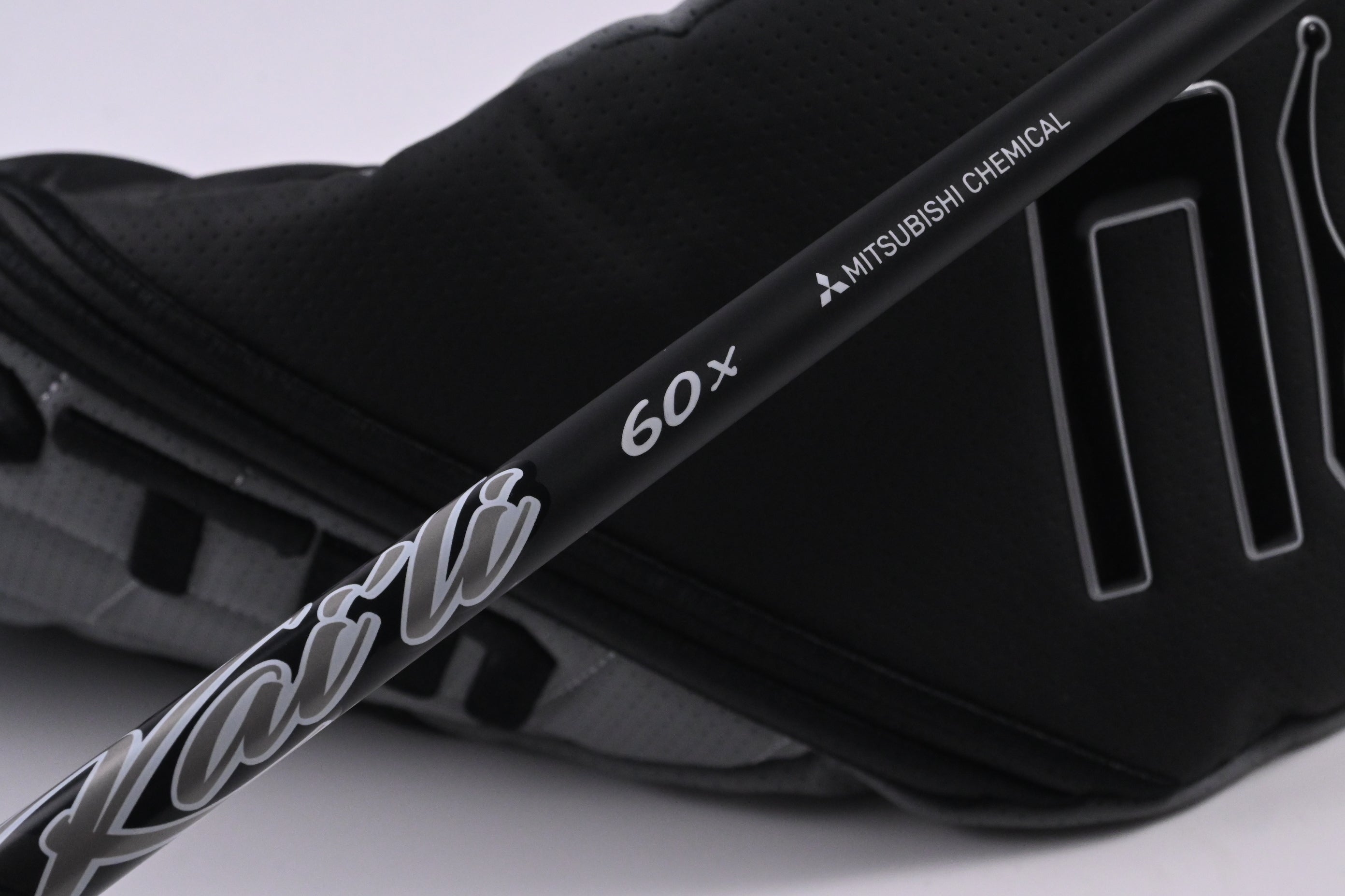 Cobra OPTM LS Driver / 9 Degree / X-Flex Kai'Li Dark Waves White 60 Shaft