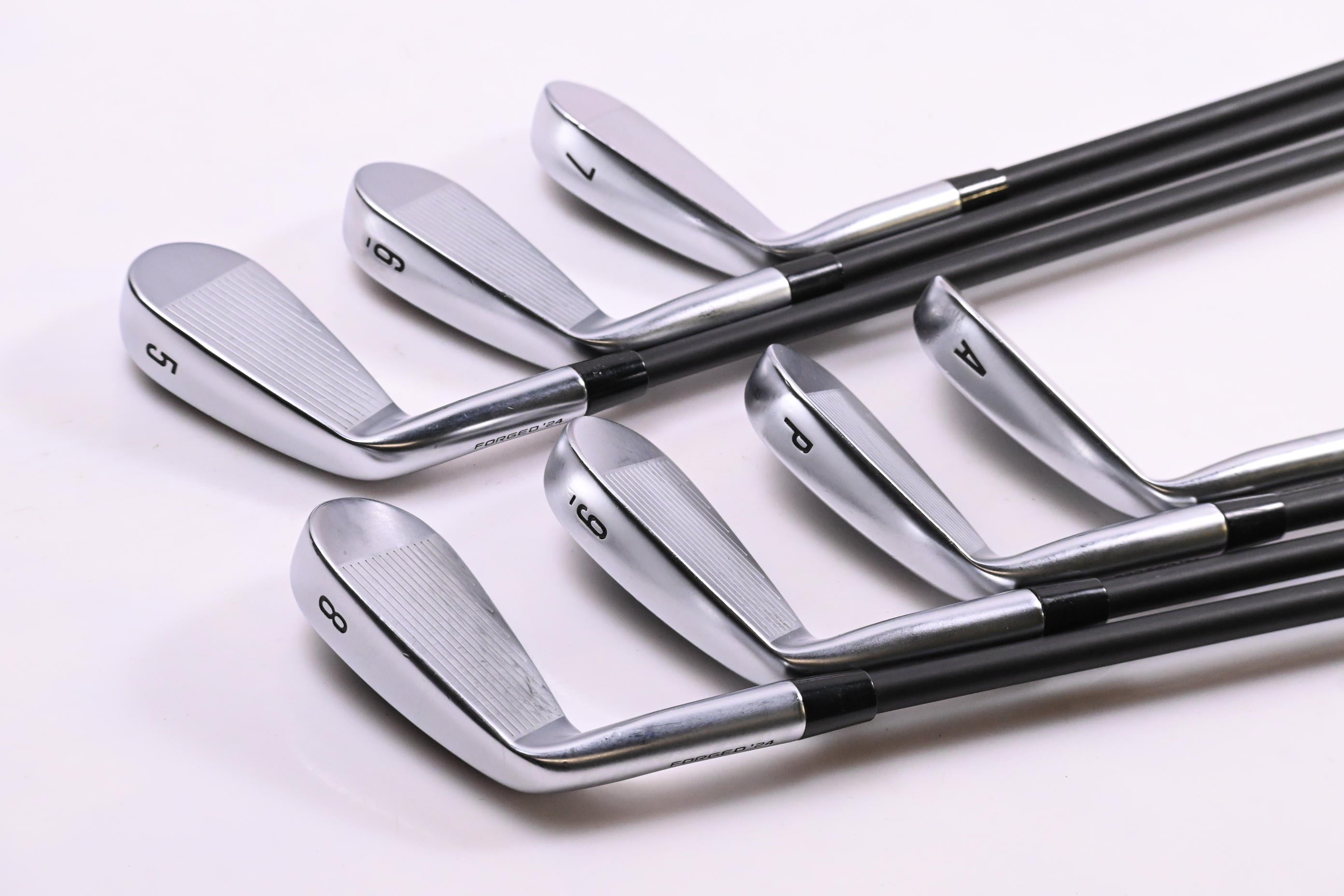 Callaway Apex Pro 24 Irons / 5-PW+GW / Stiff Flex Aldila NV White 85 Shafts