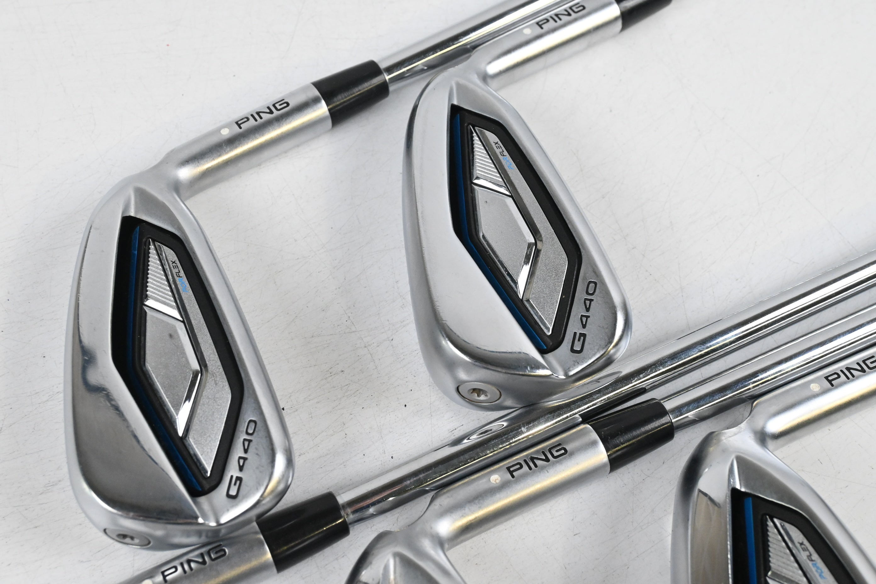 Ping G440 Irons / 6-9i+GW / White Dot / Regular Flex Ping AWT 3.0 Shafts