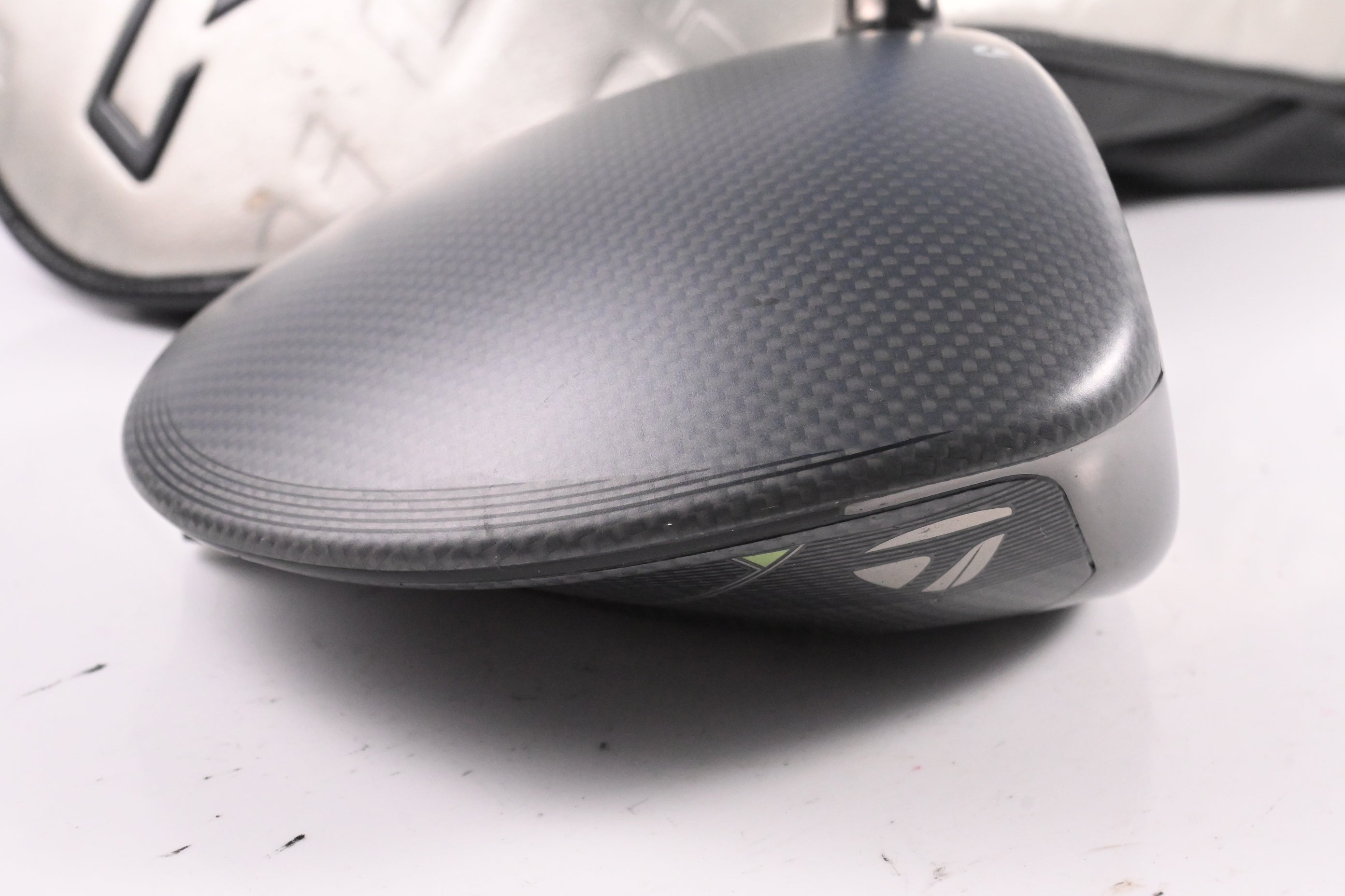 Taylormade Qi35 Driver / 10.5 Degree / Regular Flex EvenFlow Riptide CB 50 Shaft