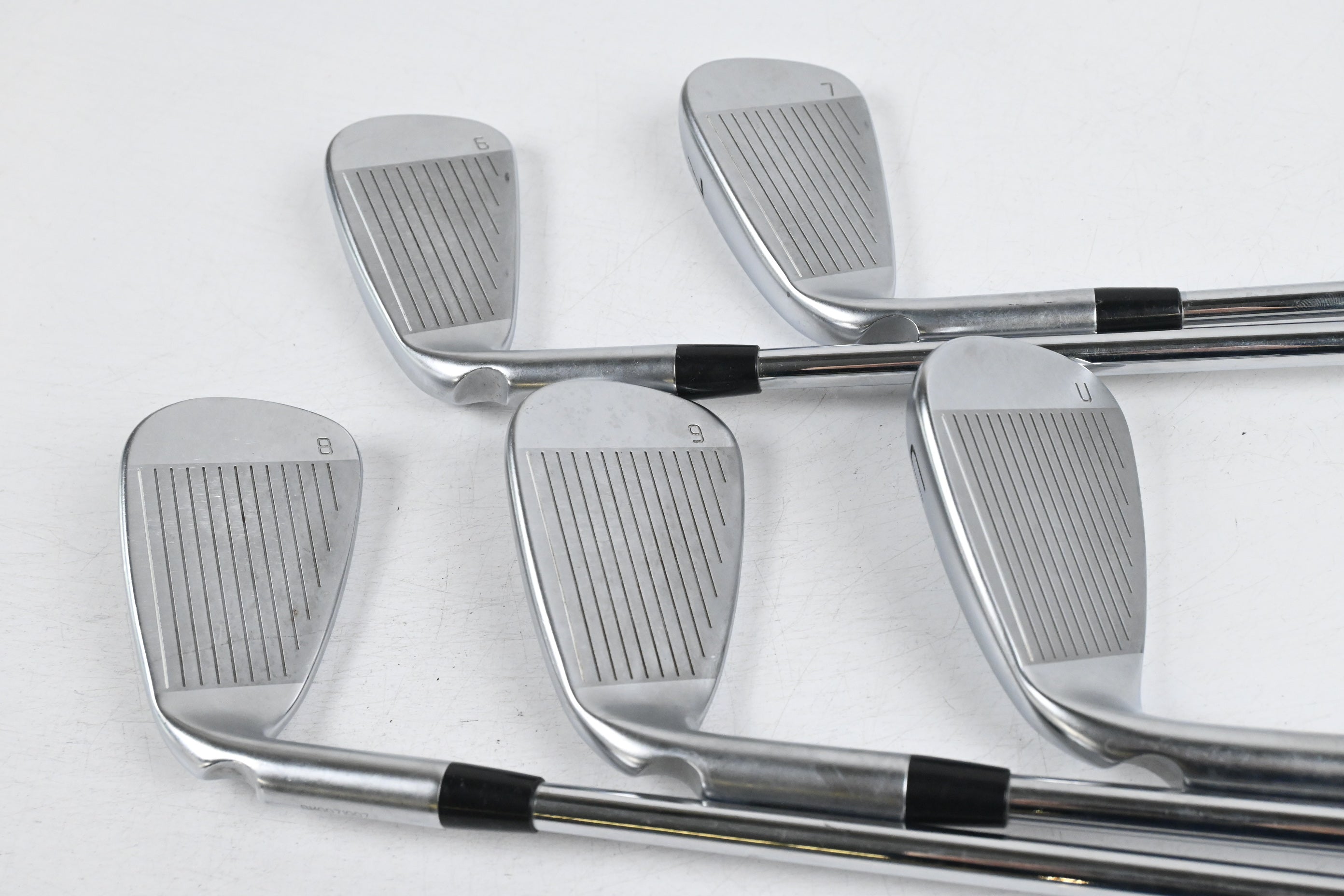 Ping G440 Irons / 6-9i+GW / White Dot / Regular Flex Ping AWT 3.0 Shafts