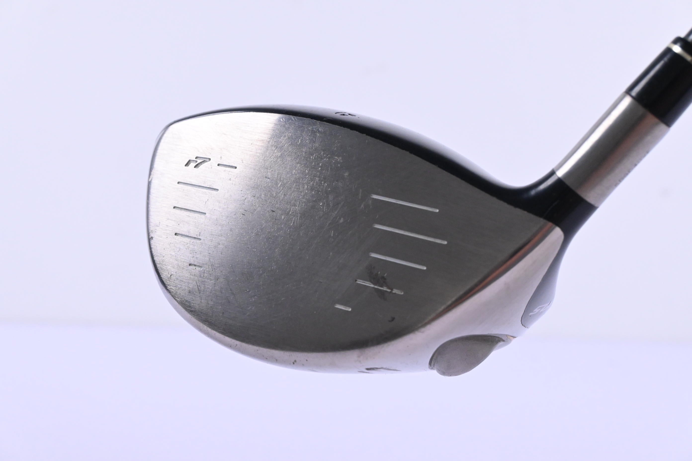 Taylormade R7 425 Driver / 10.5 Degree / Regular Flex Taylormade REAX 65 Shaft
