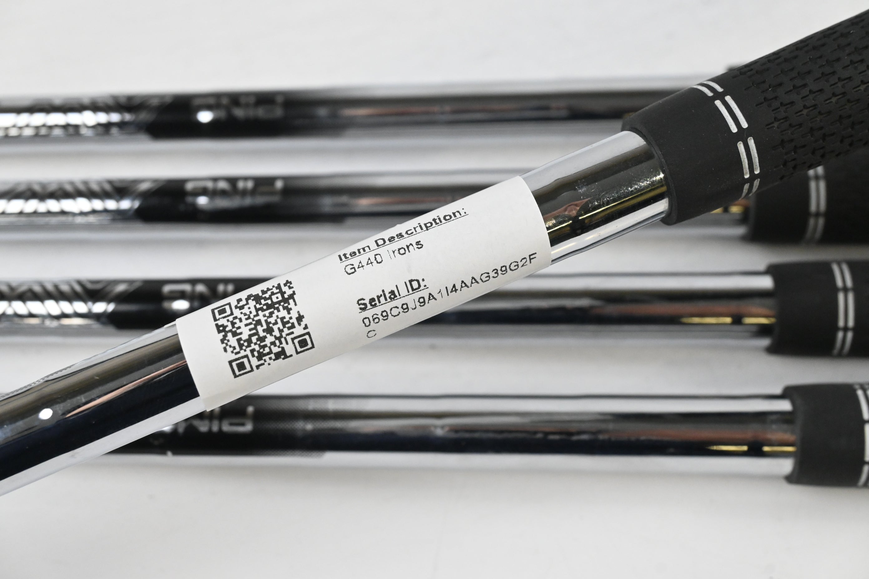 Ping G440 Irons / 6-9i+GW / White Dot / Regular Flex Ping AWT 3.0 Shafts
