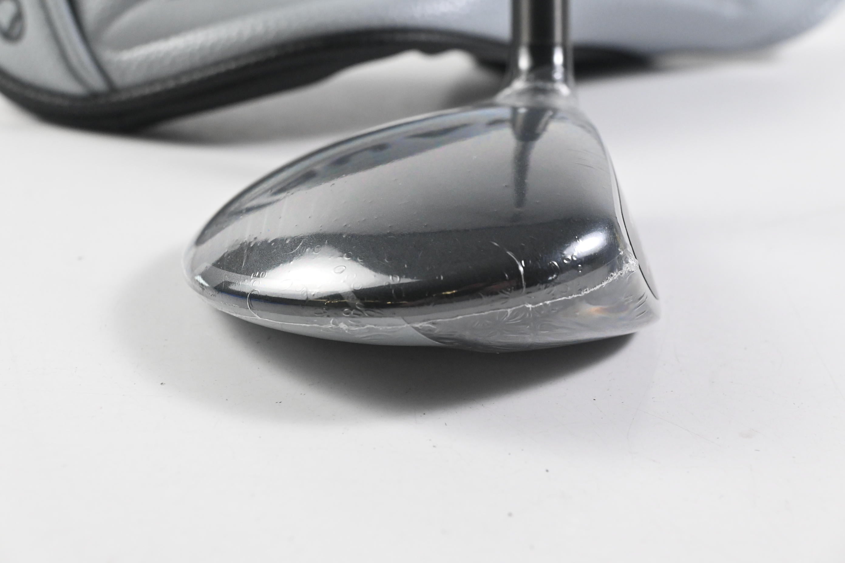 Callaway Quantum Max #9 Wood / 24 Degree / Regular Flex Denali Frost Silver 60
