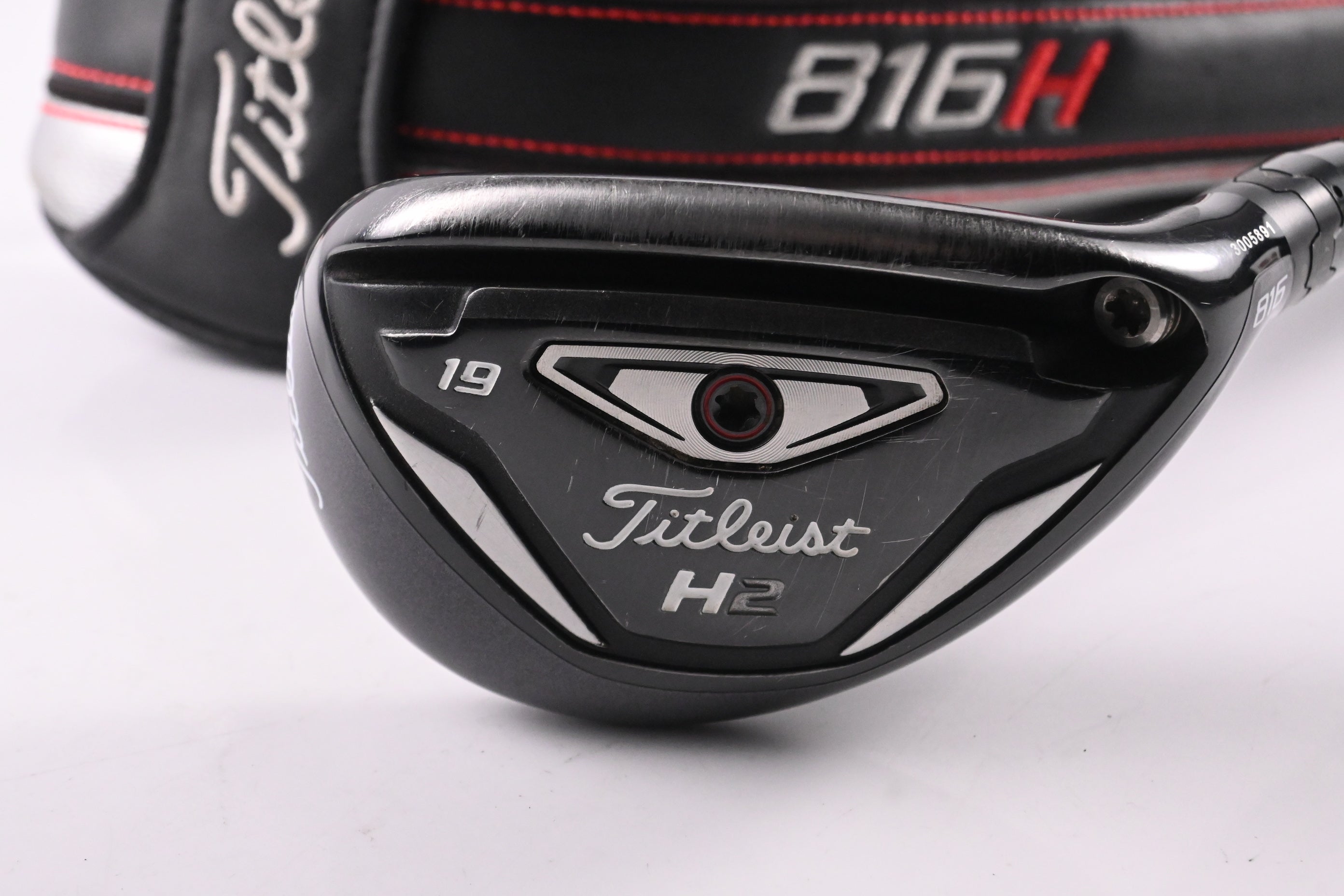 Titleist 816 H2 #3 Hybrid / 19 Degree / Stiff Flex Aldila Rogue Black 85 Shaft