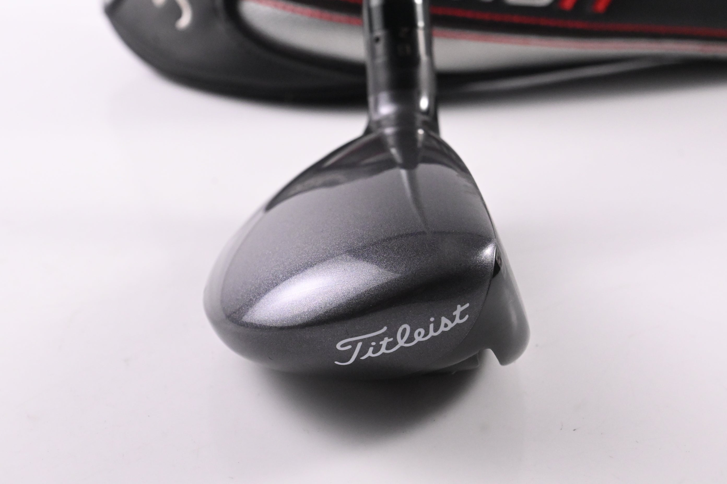 Titleist 816 H2 #3 Hybrid / 19 Degree / Stiff Flex Aldila Rogue Black 85 Shaft