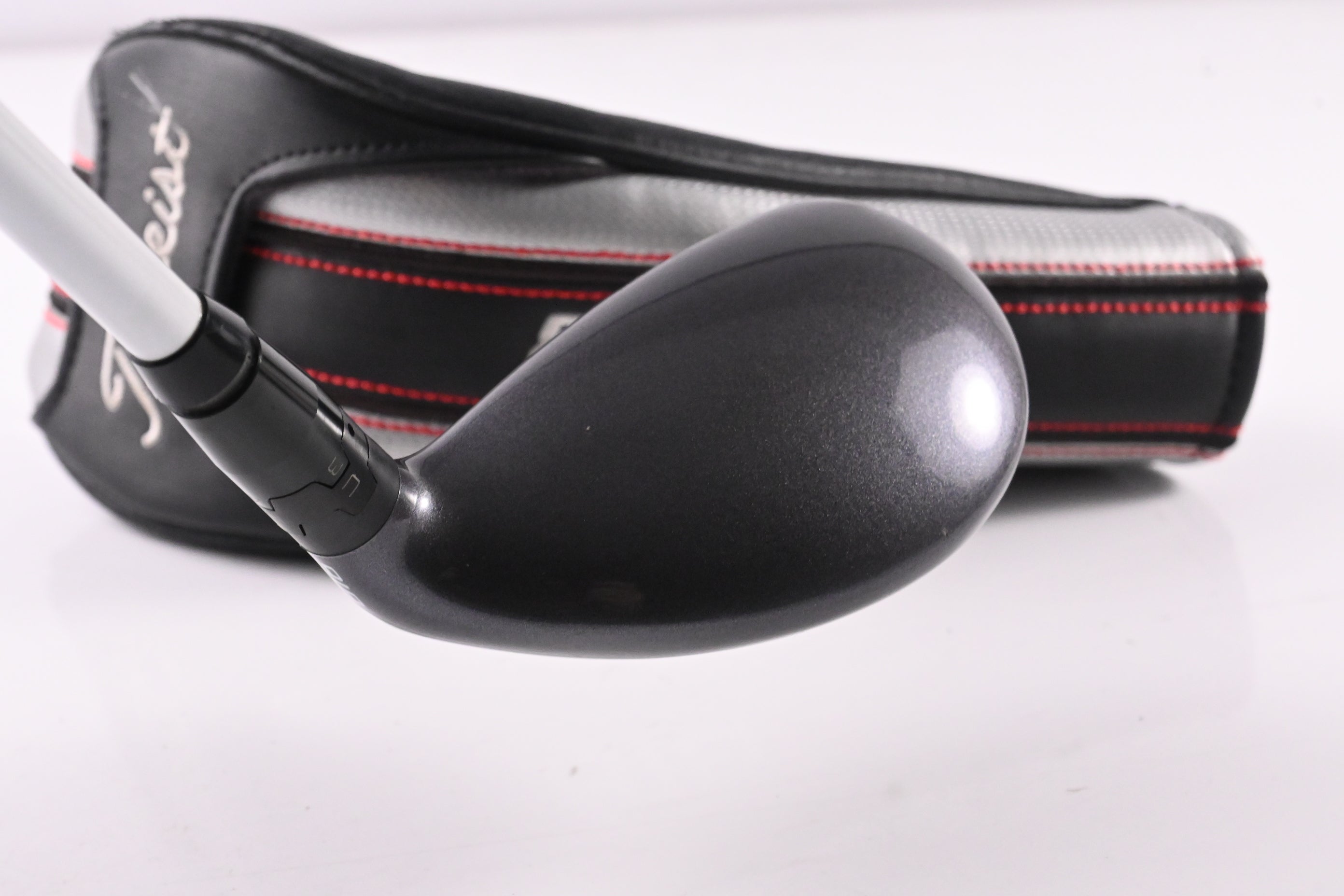 Titleist 816 H2 #3 Hybrid / 19 Degree / Stiff Flex Aldila Rogue Black 85 Shaft