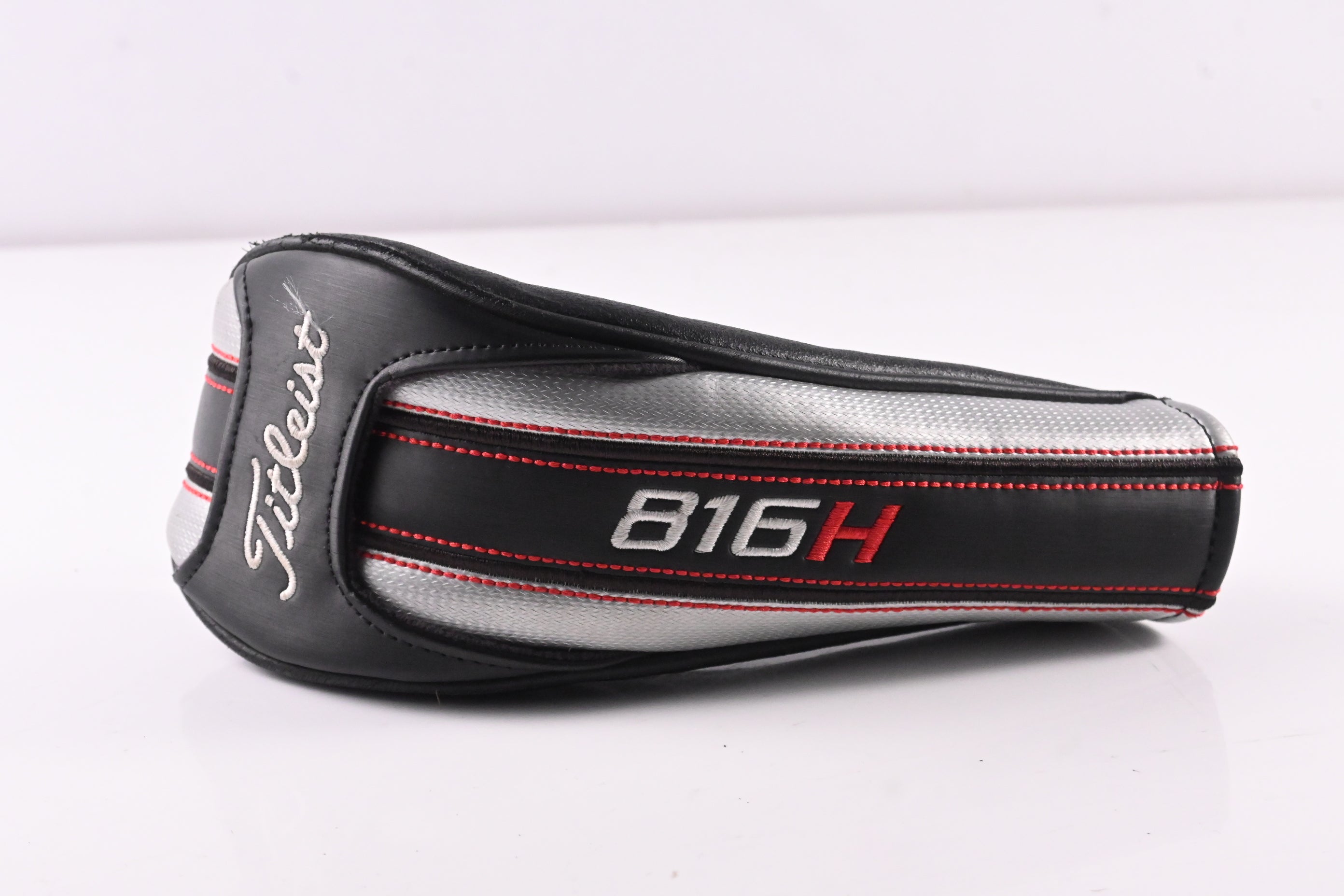 Titleist 816 H2 #3 Hybrid / 19 Degree / Stiff Flex Aldila Rogue Black 85 Shaft