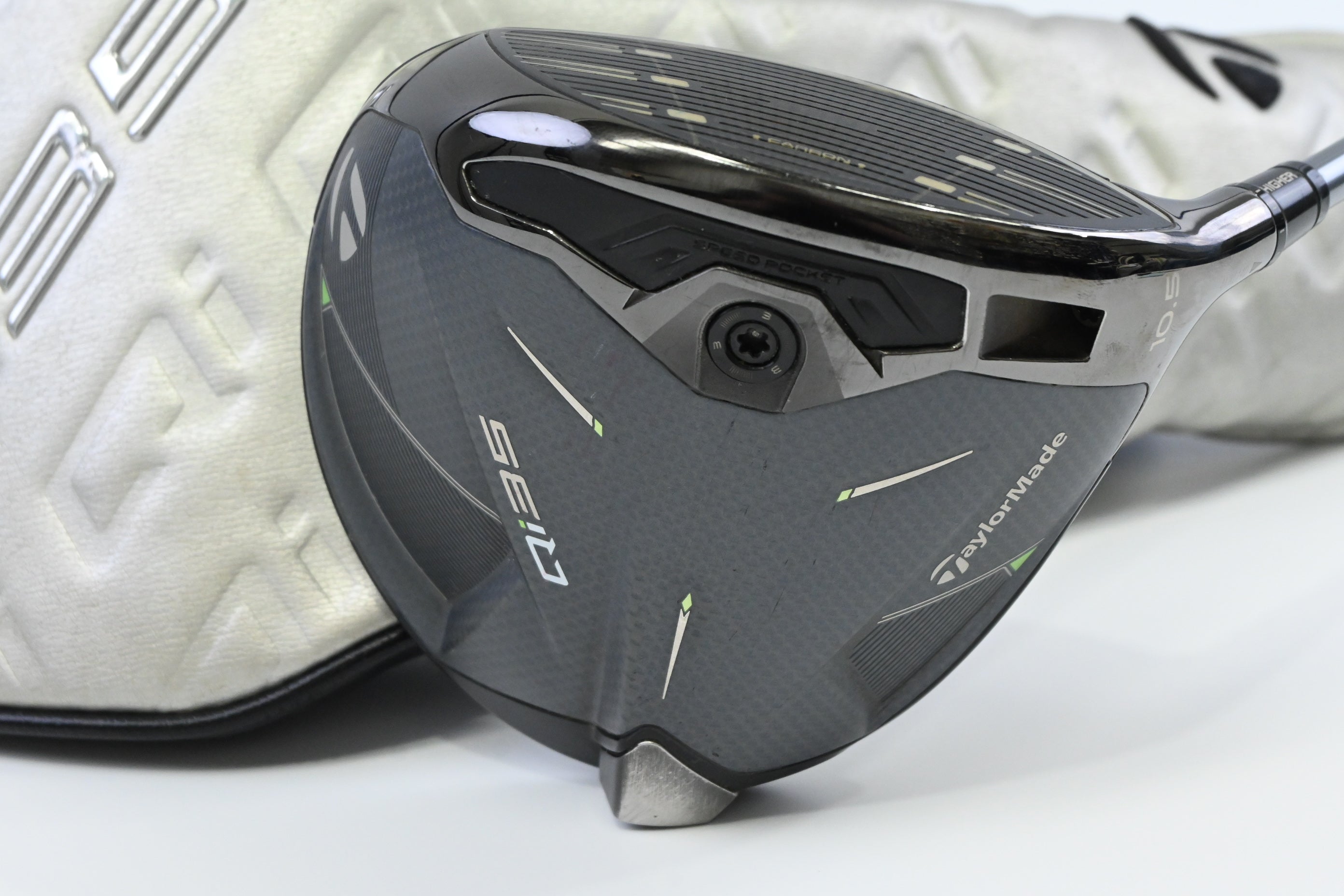 Taylormade Qi35 Driver / 10.5 Degree / Regular Flex HZRDUS T800 55 Shaft