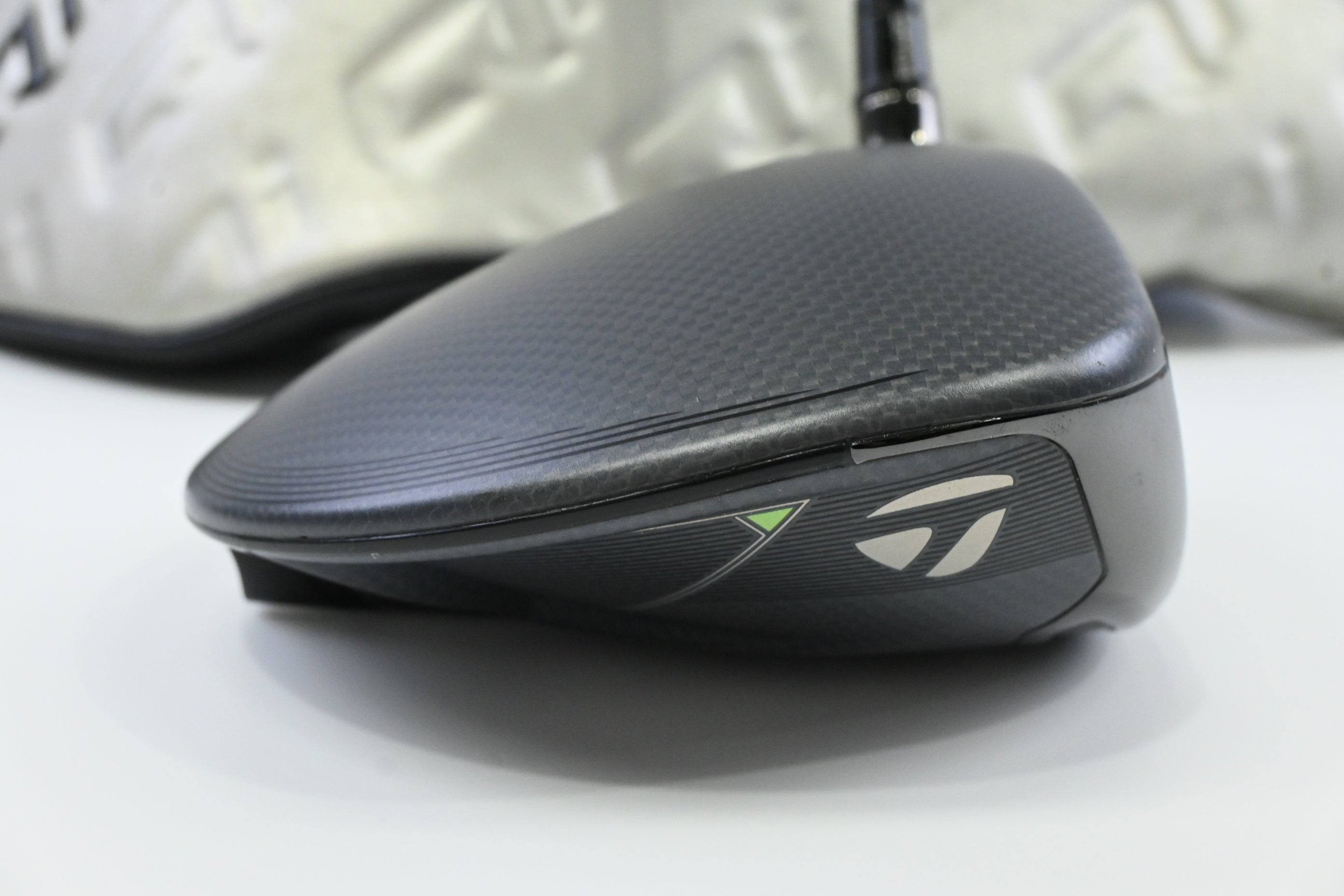 Taylormade Qi35 Driver / 10.5 Degree / Regular Flex HZRDUS T800 55 Shaft