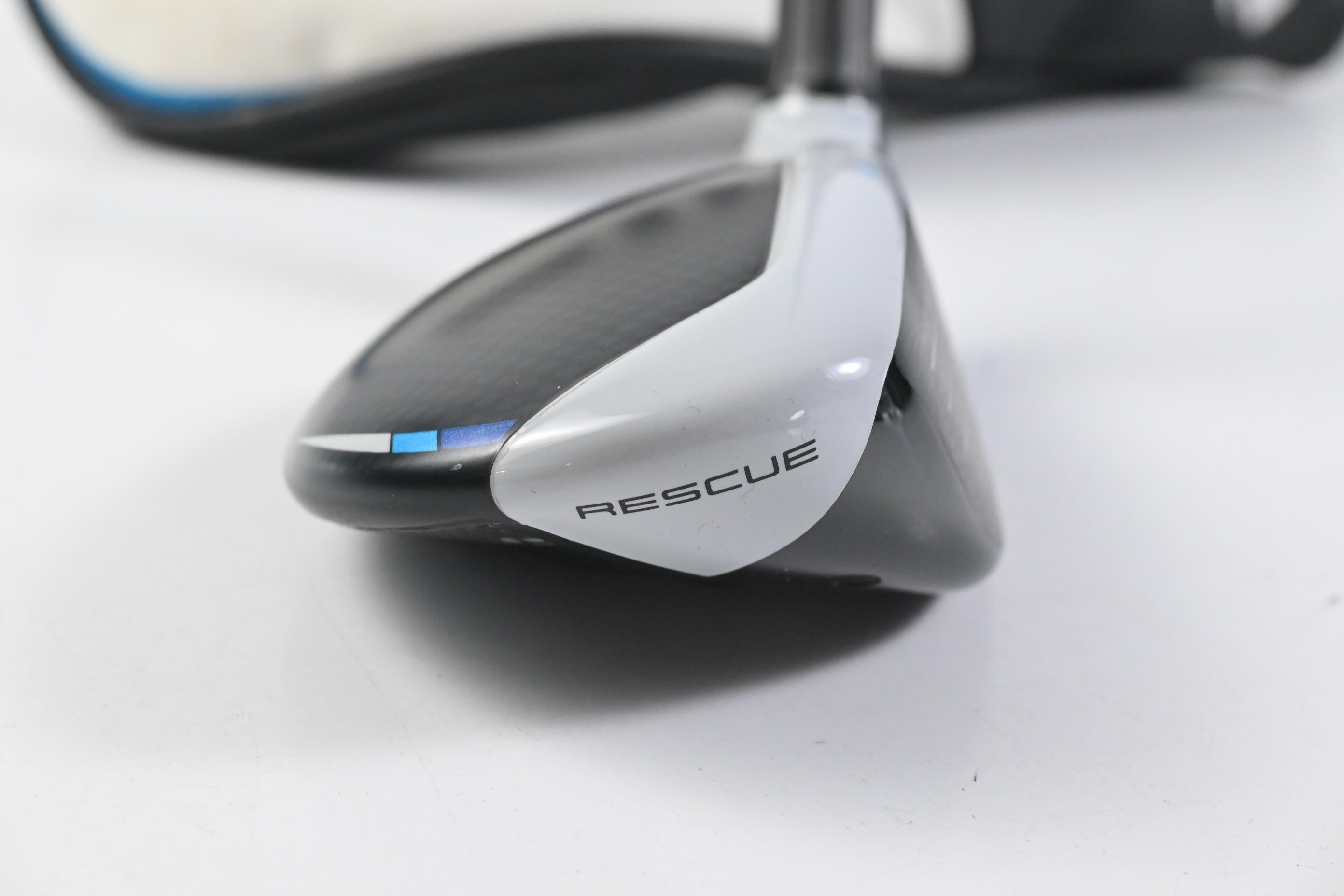 Taylormade SIM2 Max #4 Hybrid / 22 Degree / Regular Flex Fujikura Ventus Blue 6