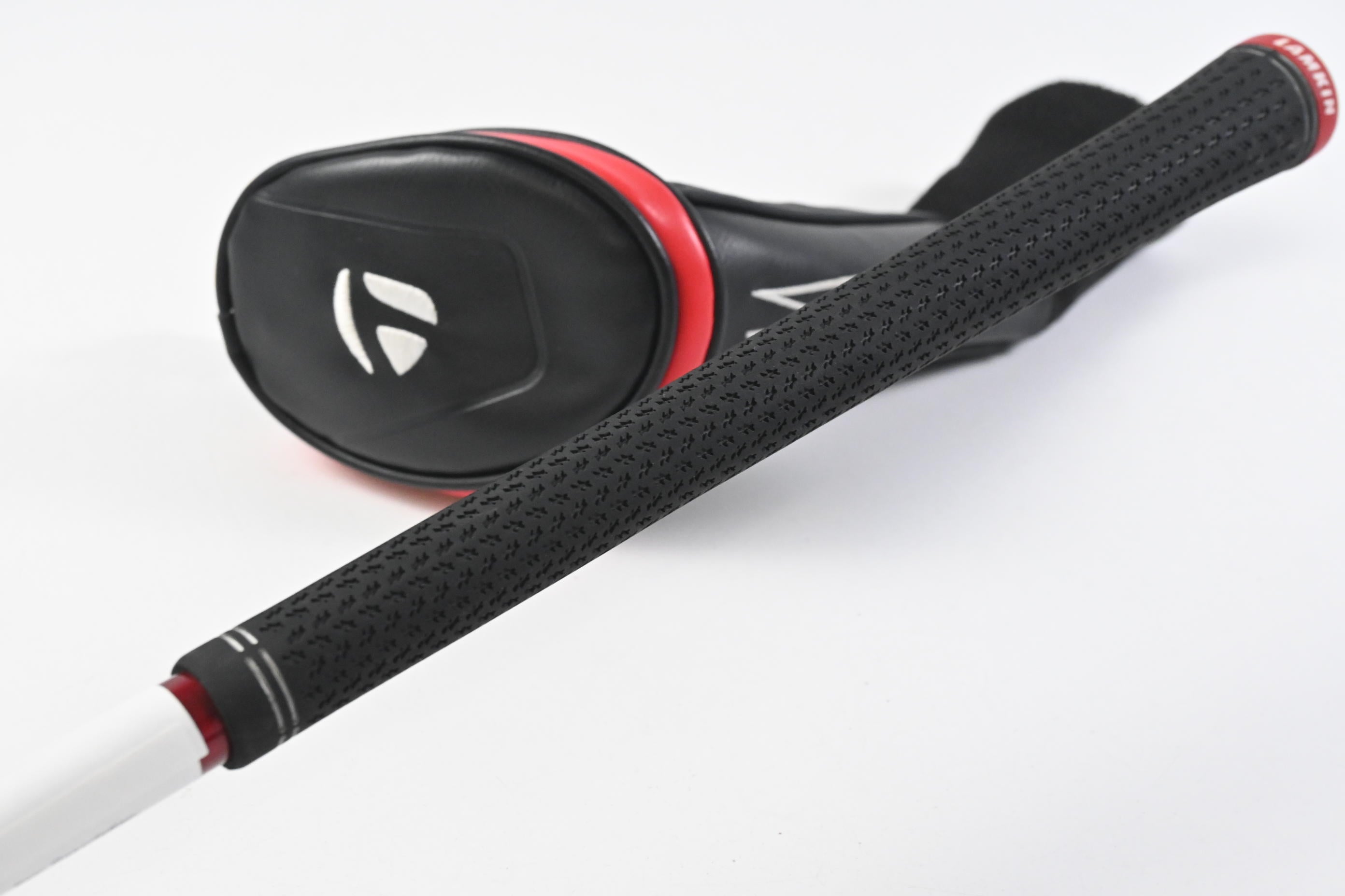 Taylormade Stealth Plus #4 Hybrid / 22 Degree / Regular Flex HZRDUS Smoke Red
