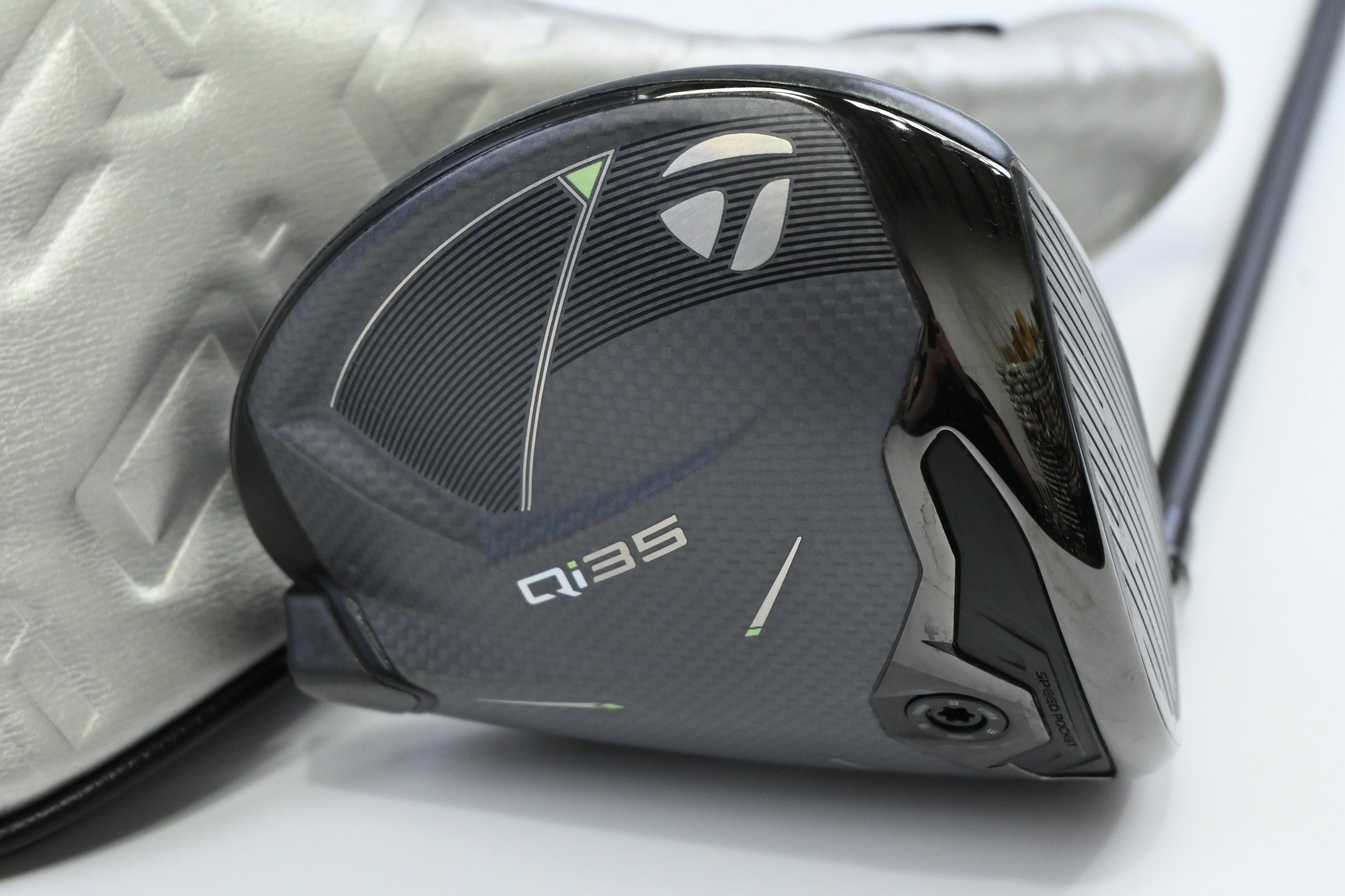 Taylormade Qi35 Driver / 9 Degree / X-Flex Kai'li Dark Waves Blue CB 60 Shaft