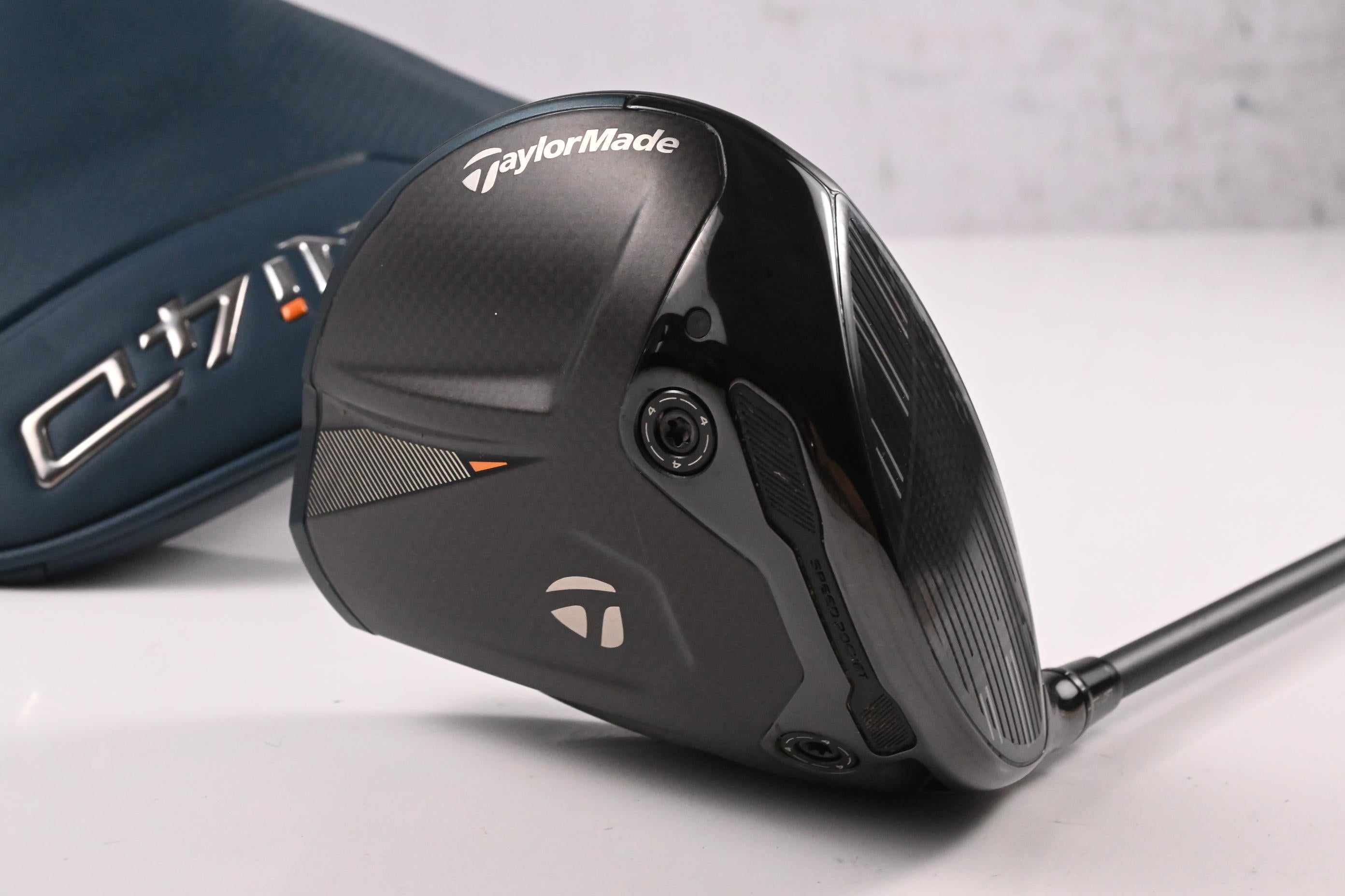 Taylormade Qi4D Driver / 10.5 Degree / Stiff Flex Vanquish 5 Shaft
