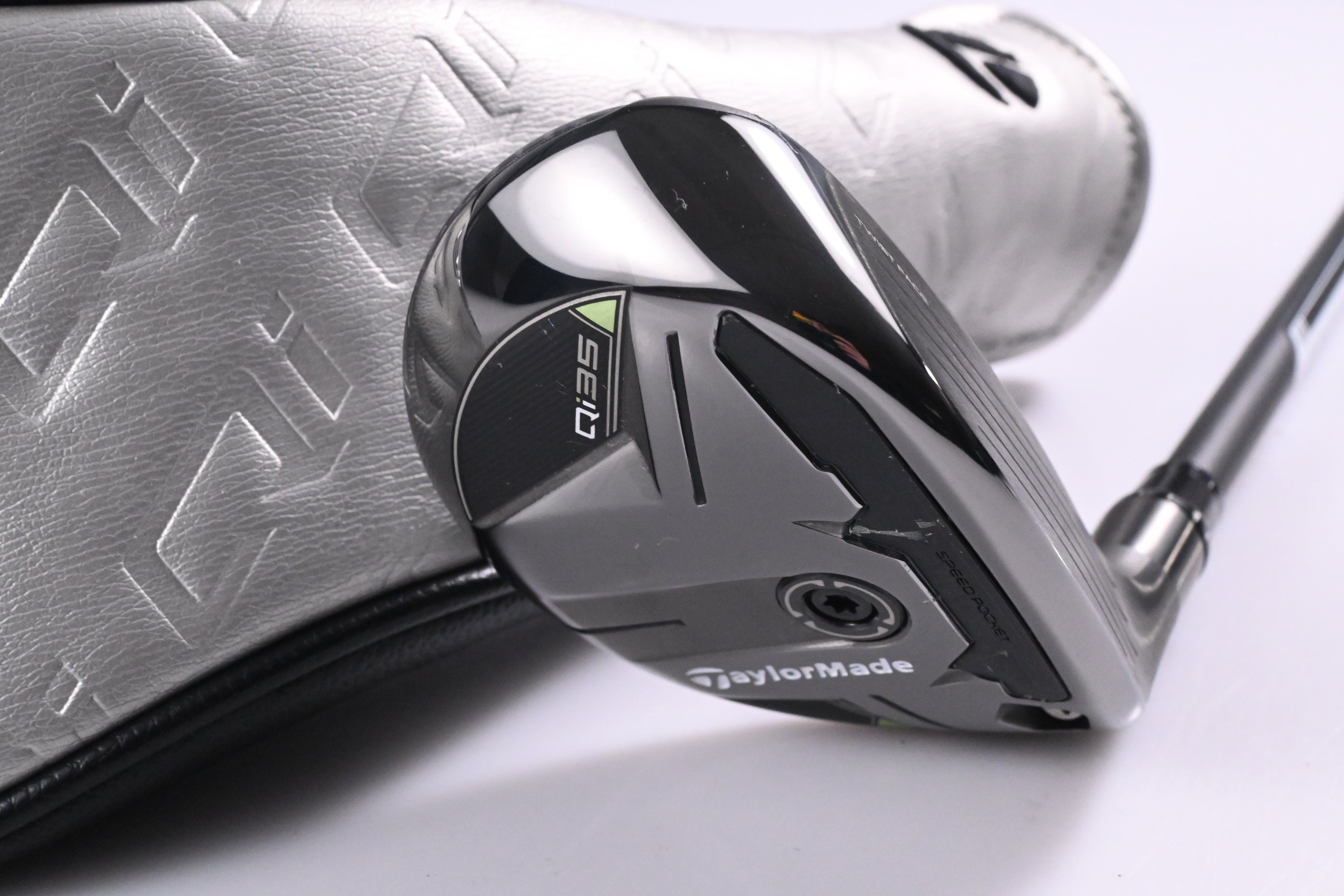 Taylormade Qi35 #4 Hybrid / 22 Degree / Regular Flex Fujikura Ventus Blue '25 6