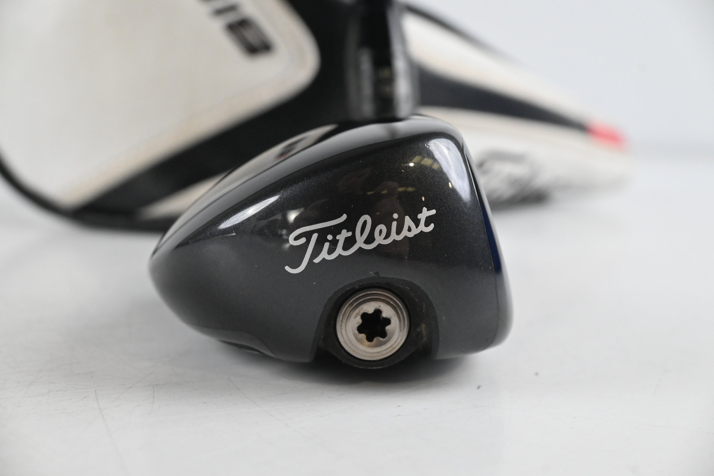 Titleist 818 H2 #2 Hybrid / 17 Degree / Stiff Flex Aldila Rogue Black 85 Shaft