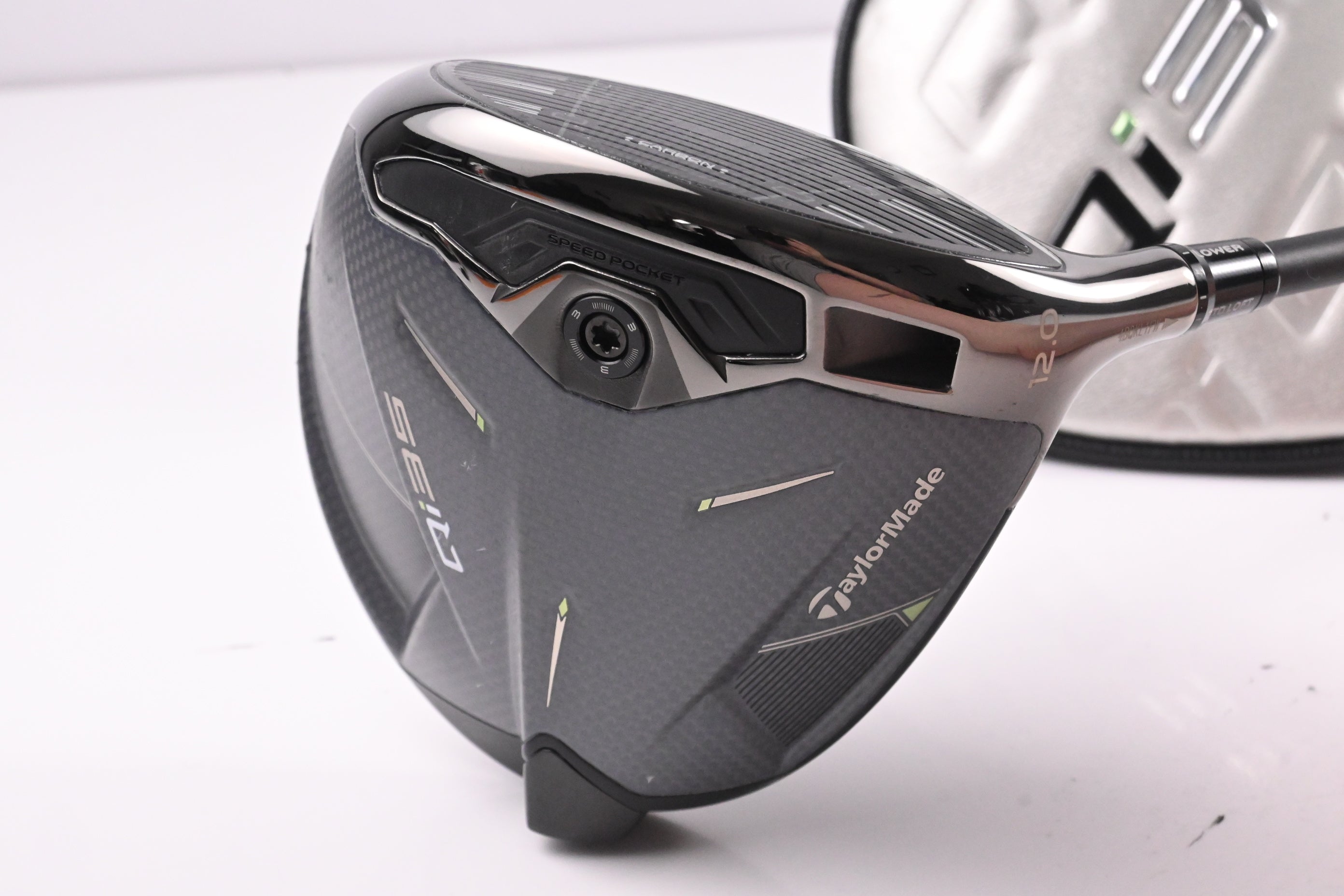 Taylormade Qi35 Driver / 12 Degree / Regular Flex Vanquish 5 Shaft