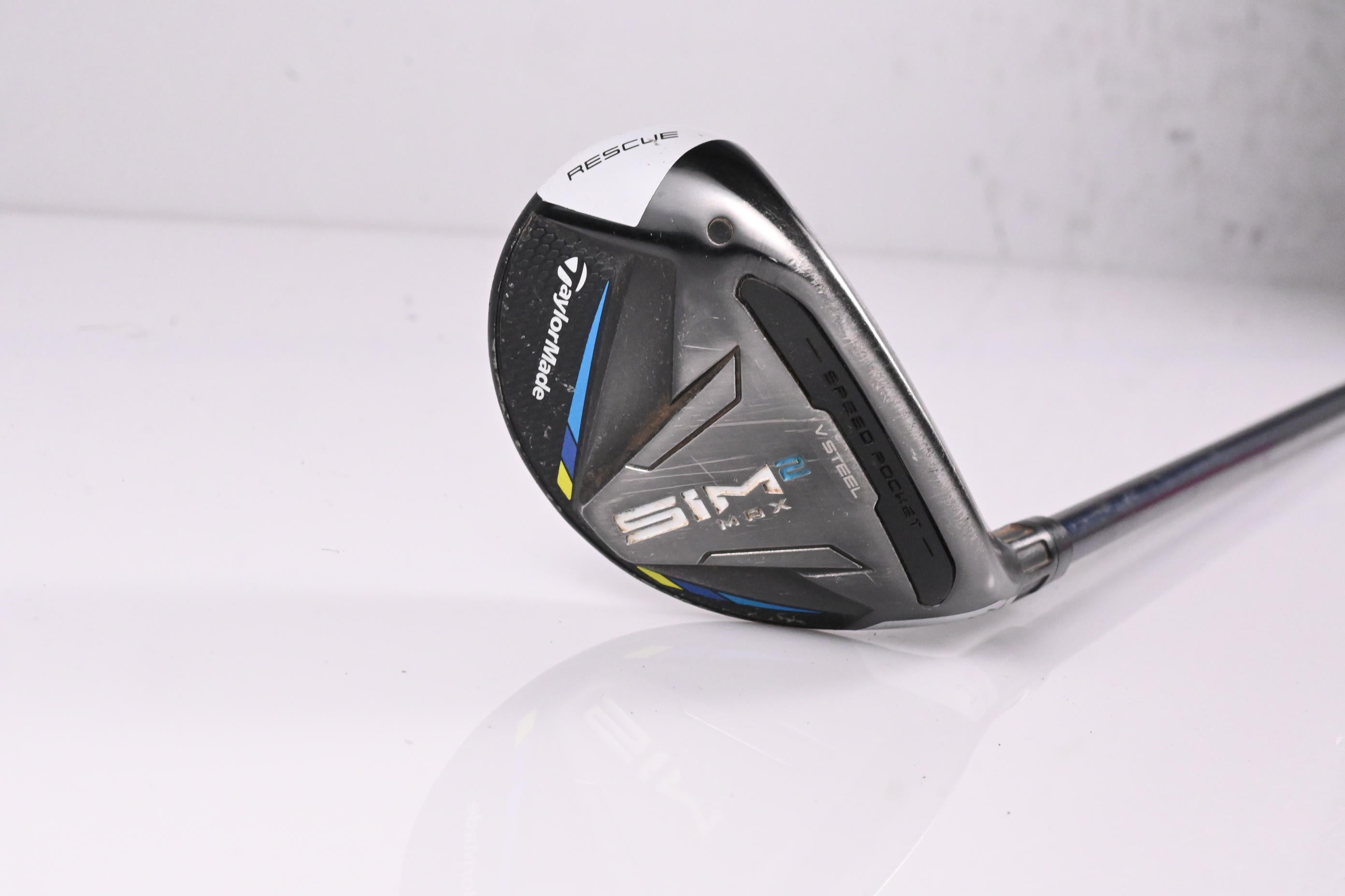 Taylormade SIM2 Max #4 Hybrid / 22 Degree / Stiff Flex Fujikura Ventus Blue 7