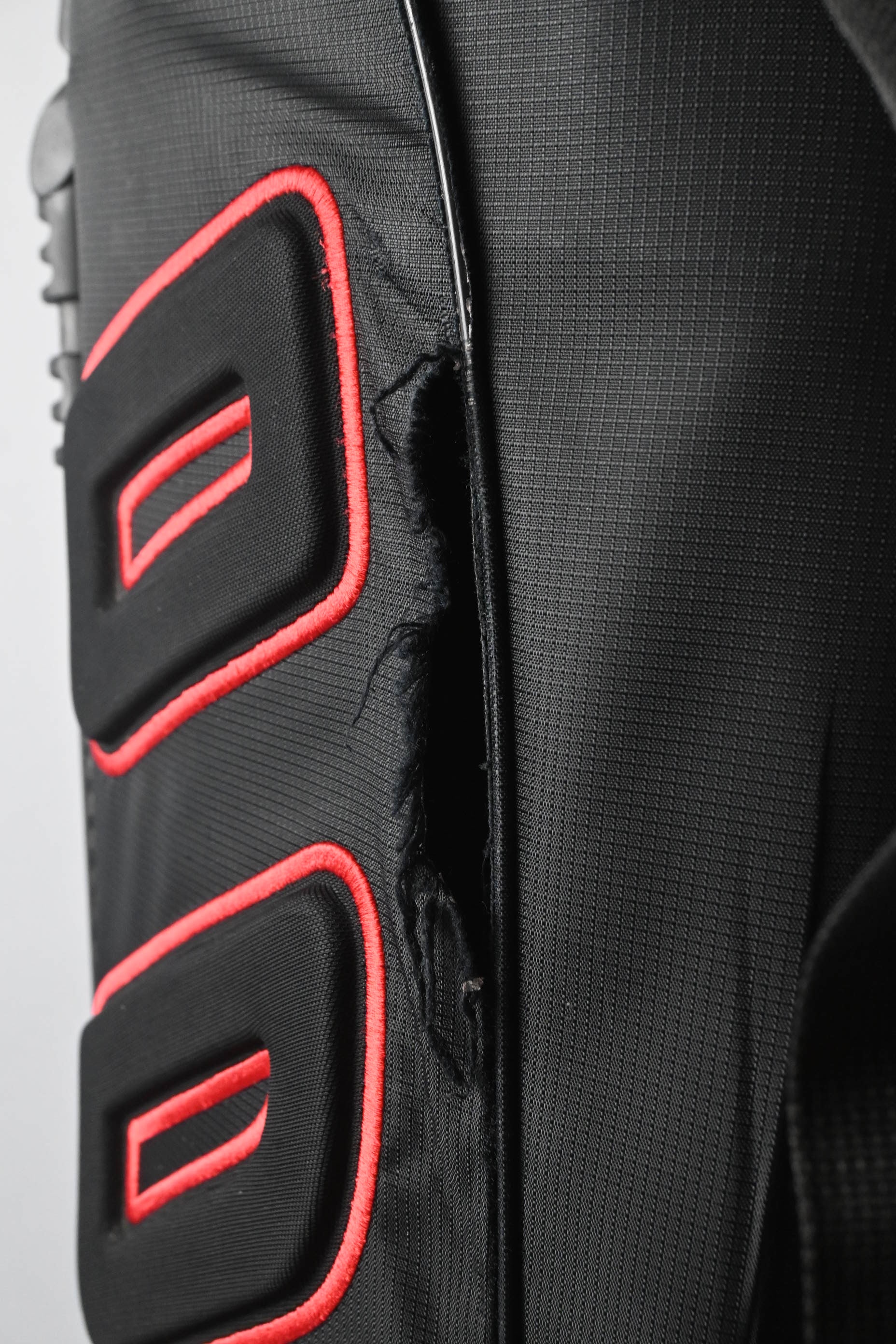 Titleist StaDry Stand Bag / 4-Way Divider / Black, White & Red