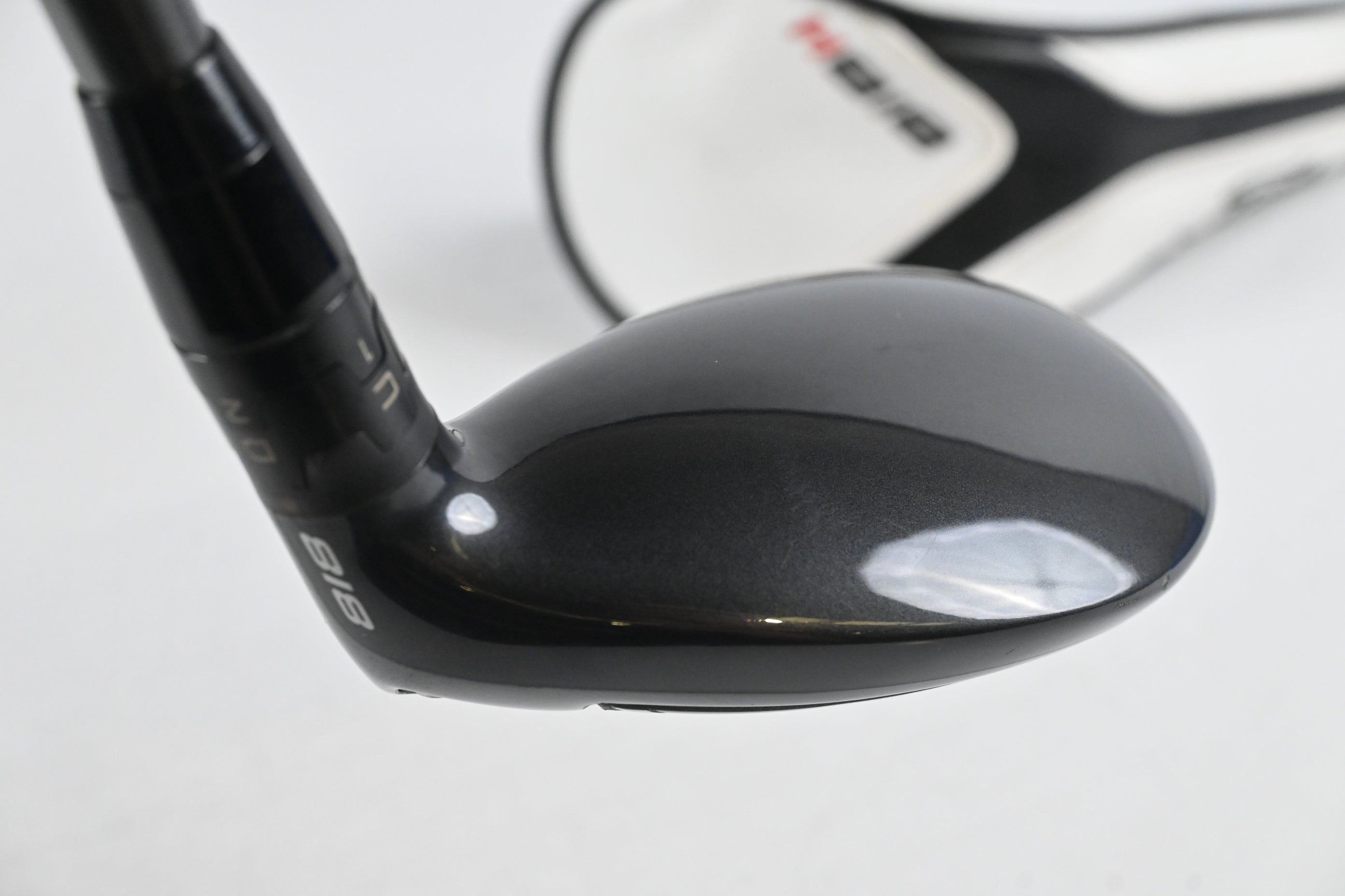 Titleist 818 H1 #3 Hybrid / 21 Degree / X-Flex Aldila Rogue M.AX 85 Shaft