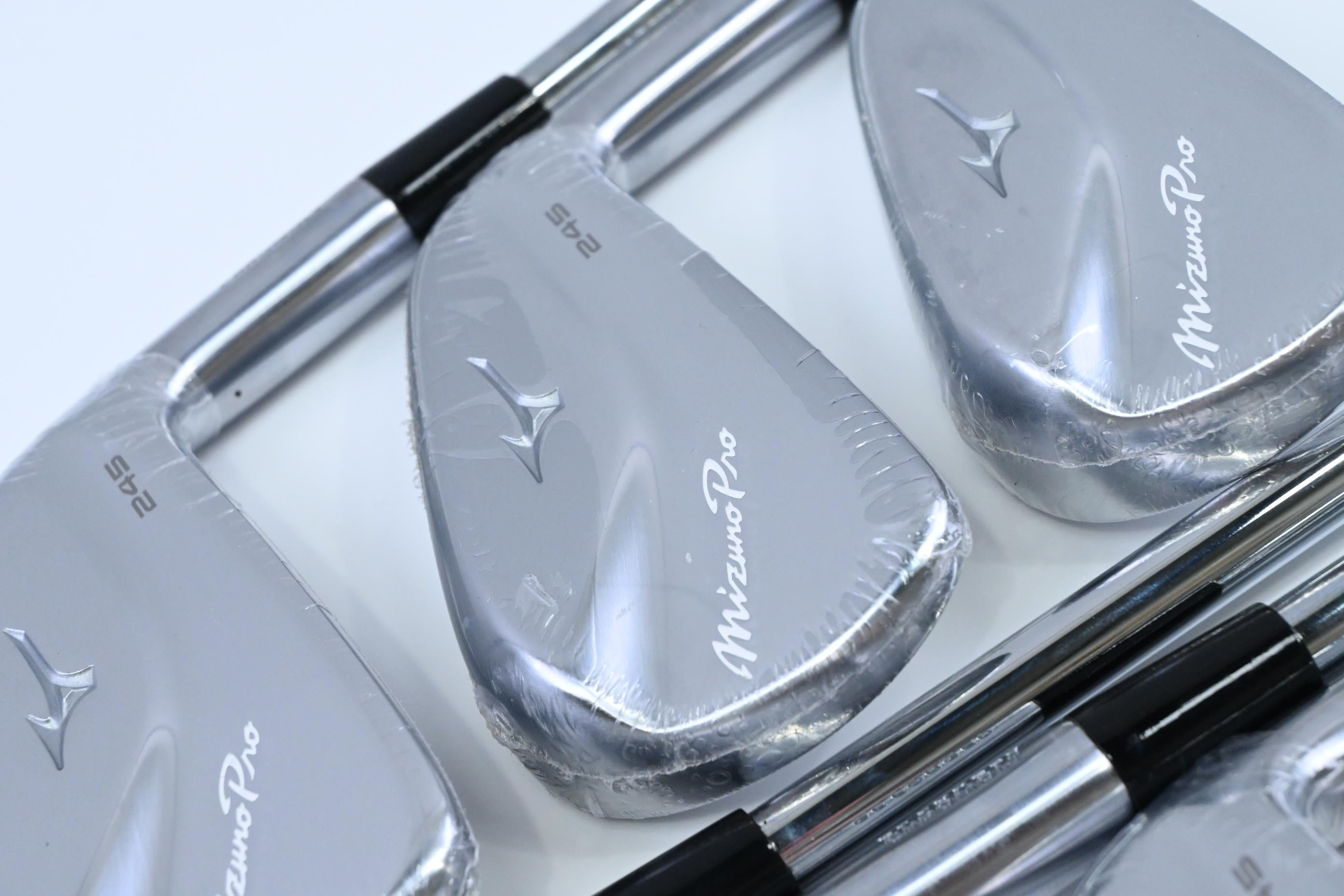 Mizuno Pro 245 Irons / 4-PW / Regular Flex Dynamic Gold 100 R300 Shafts