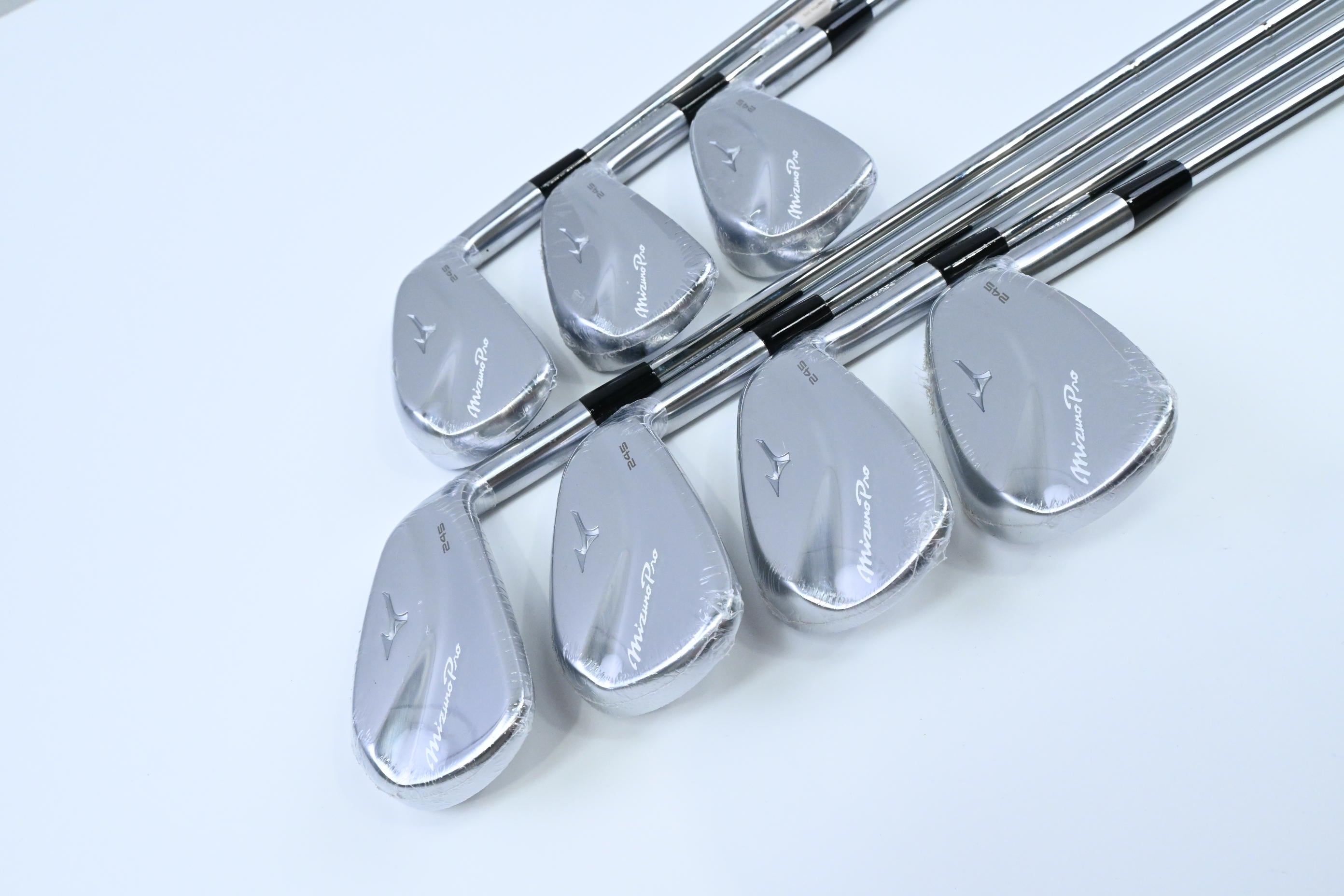 Mizuno Pro 245 Irons / 4-PW / Regular Flex Dynamic Gold 100 R300 Shafts