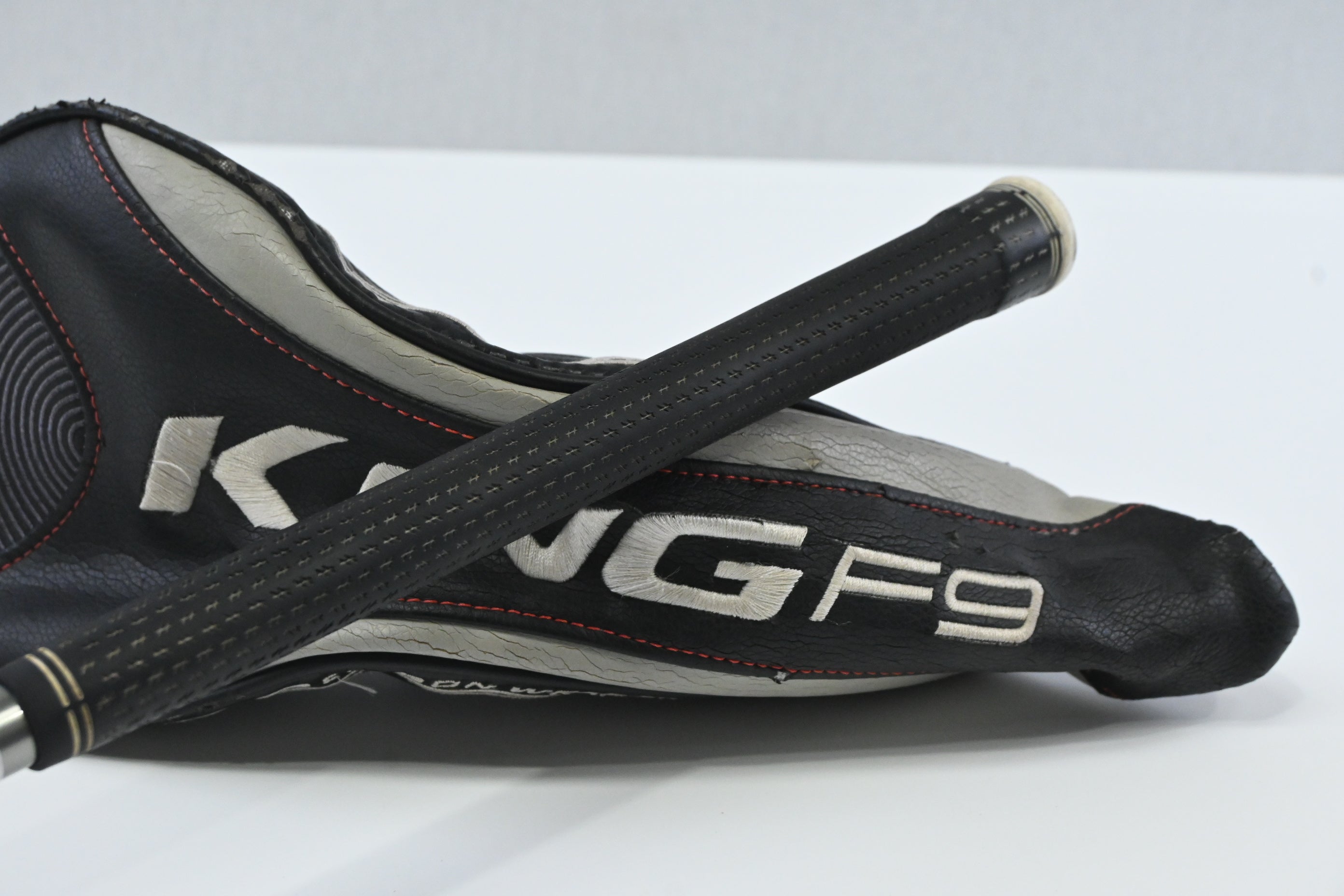 Cobra King F9 Driver / 10.5 Degree / Regular Flex UST Helium 59 Shaft
