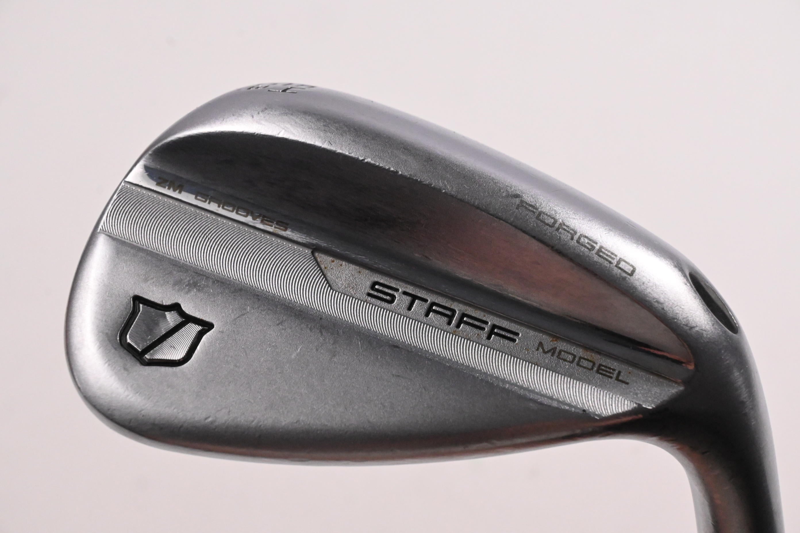 Wilson Staff Model ZM Sand Wedge / 54 Degree / Stiff Flex Dynamic Gold S300