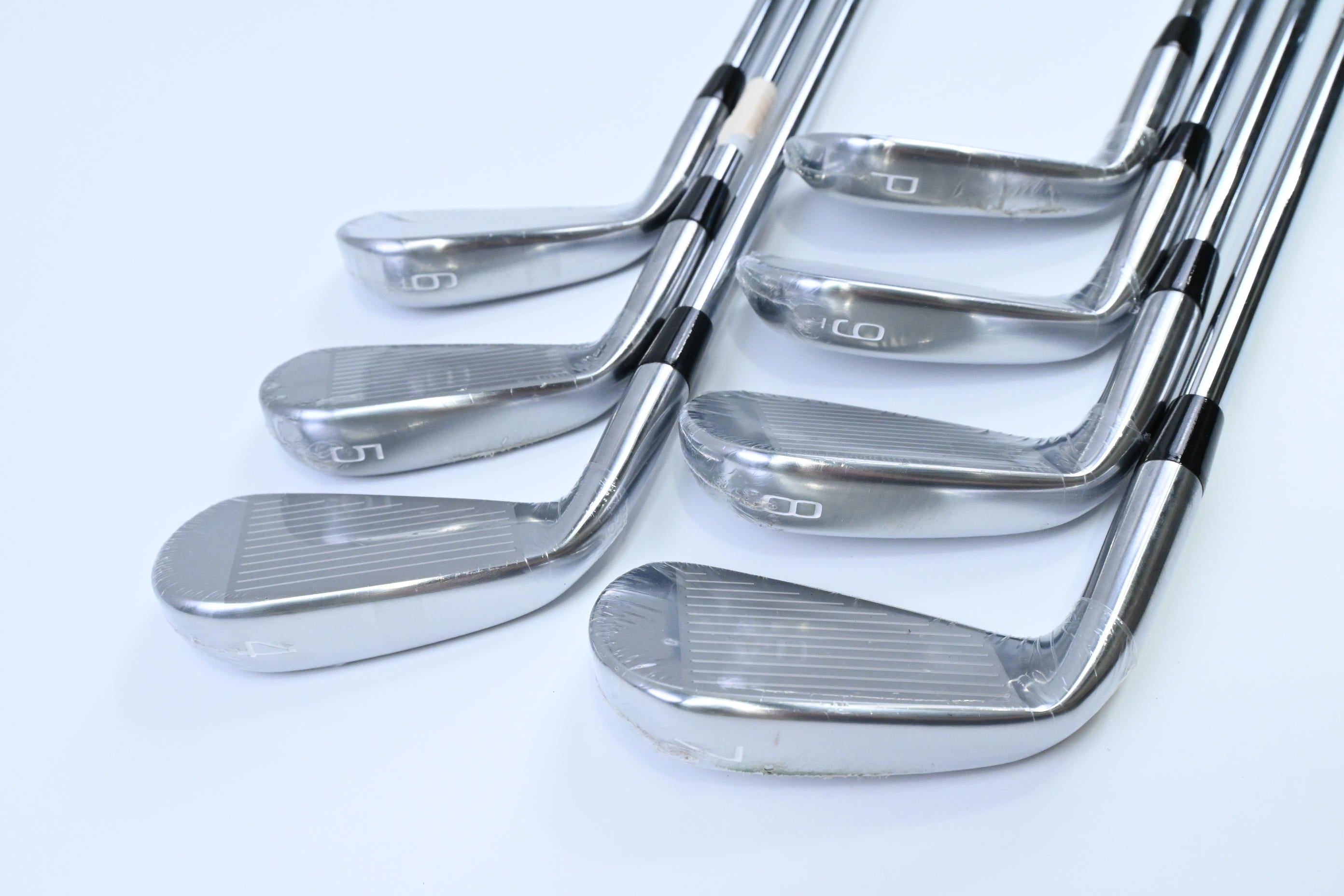 Mizuno Pro 245 Irons / 4-PW / Regular Flex Dynamic Gold 100 R300 Shafts