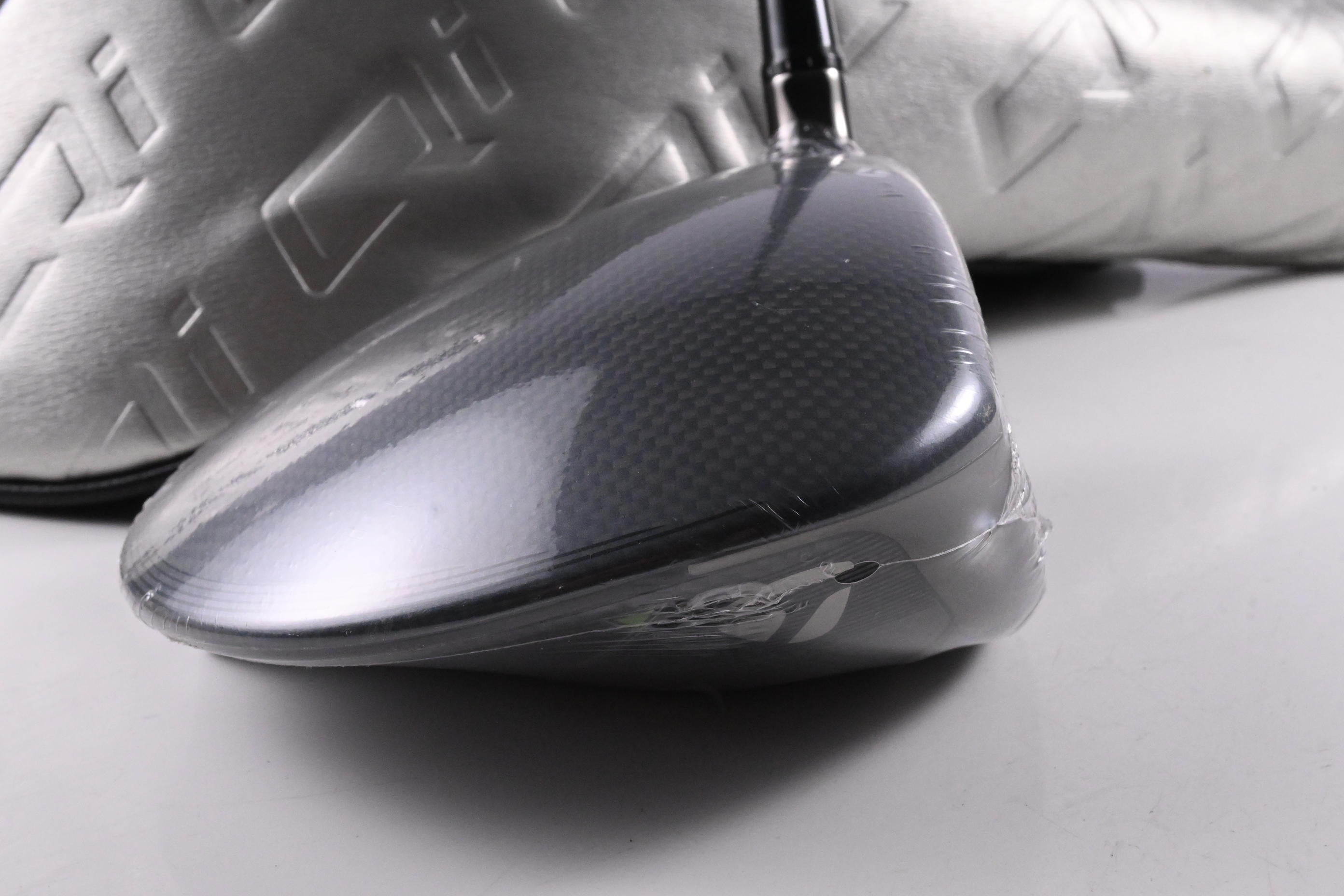 Taylormade Qi35 Driver / 9 Degree / Regular Flex Helium 5 Shaft