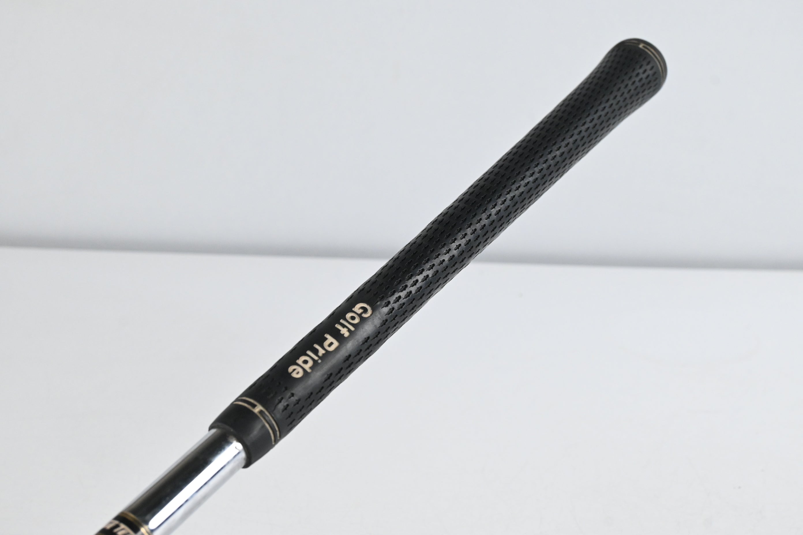 Titleist 975 F #3 Wood / 14.5 Degree / Regular Flex Dynamic Gold Steel Shaft
