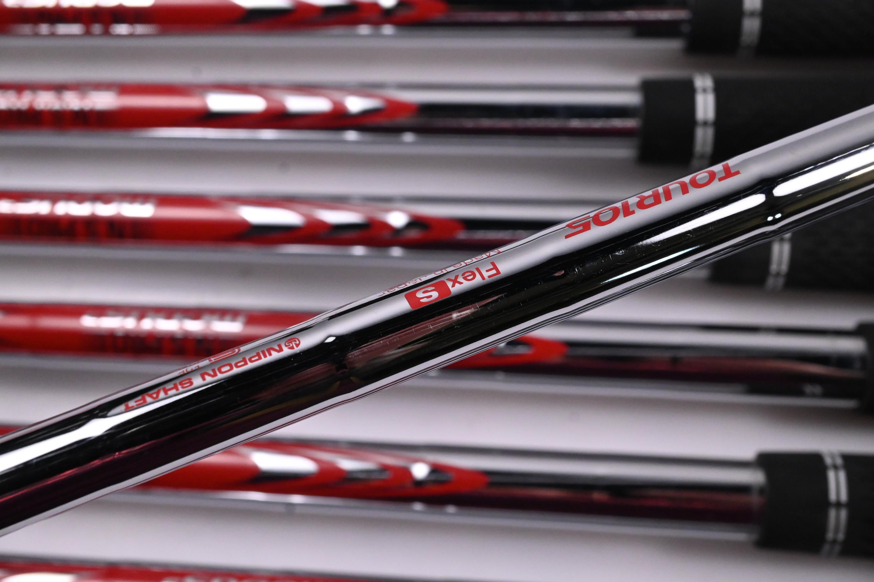 Ping i525 Irons / 4-PW+UW / Red Dot / Stiff Flex N.S.PRO Modus 3 Tour 105 Shafts